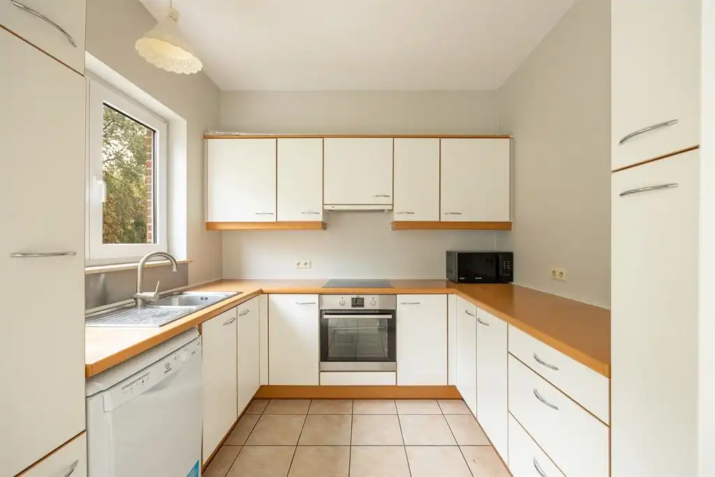 Kwaliteitsvolle HOB in een rustige straat foto 7