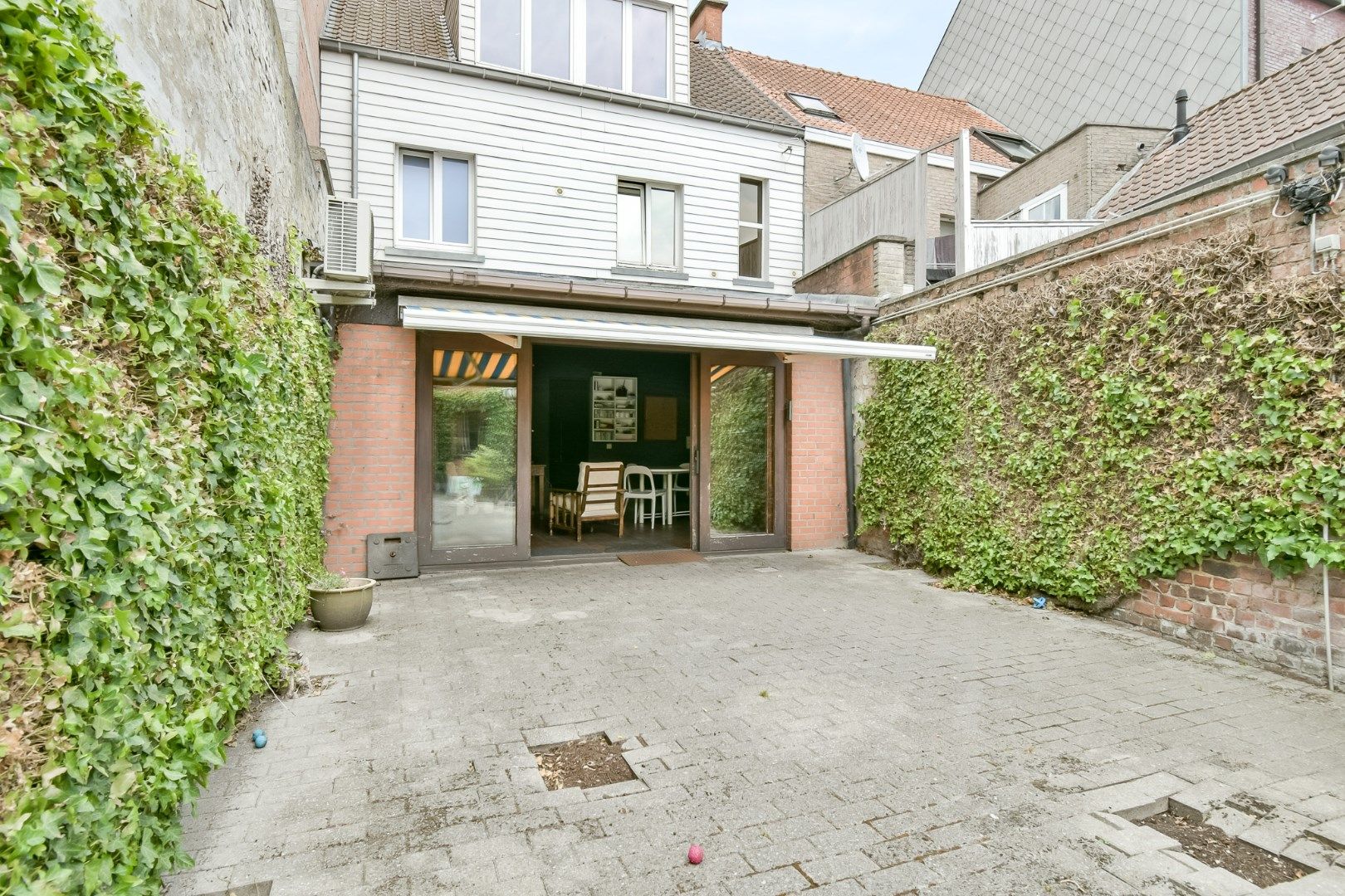 Ruime woning met handelsgedeelte op gunstige ligging in centrum! foto 8