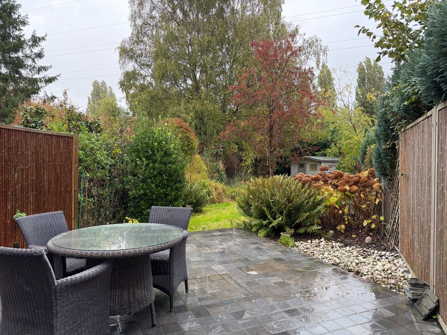 Moderne half open woning met 2 slaapkamers foto 17