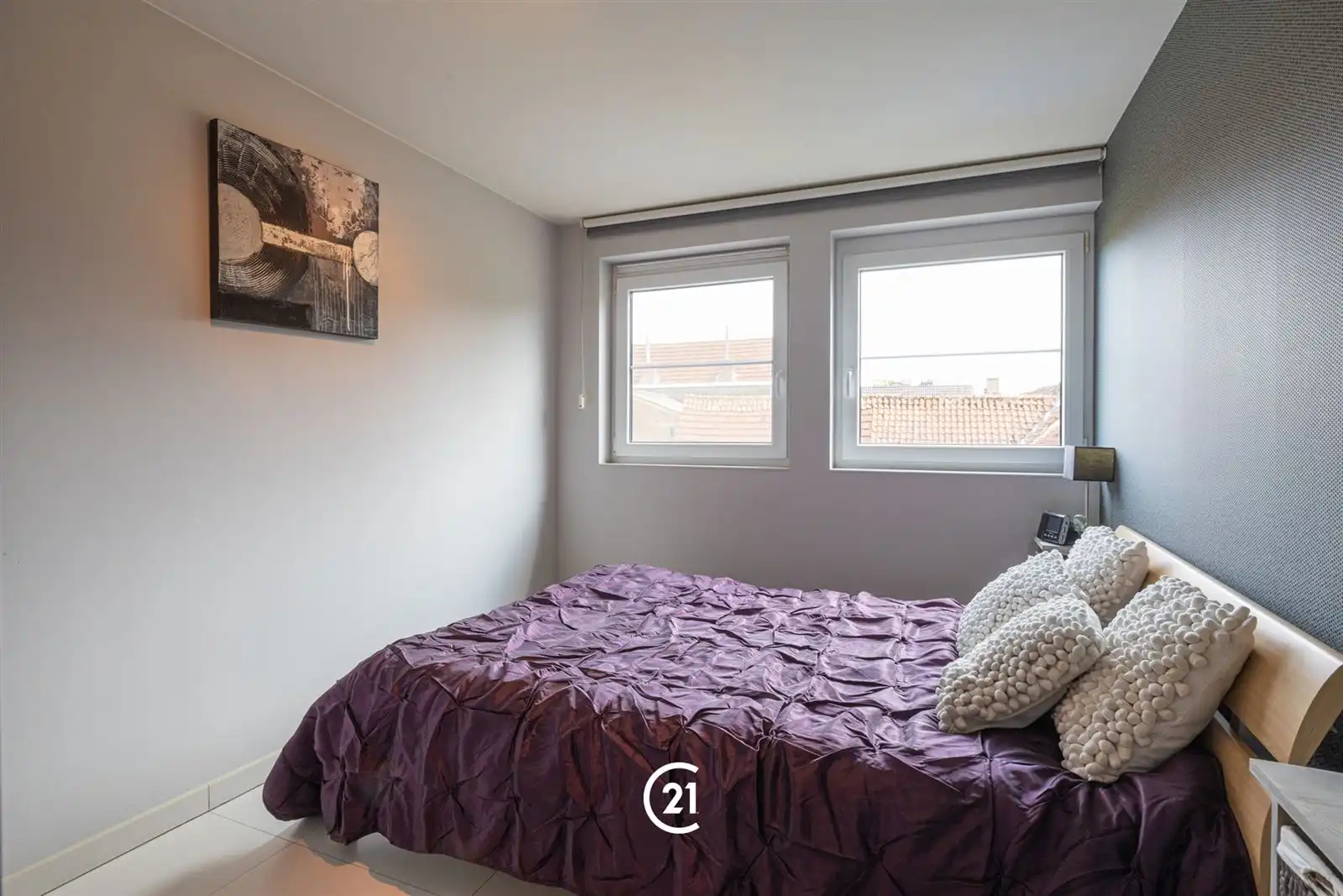 Instapklare gezinswoning met ruime garage foto 9