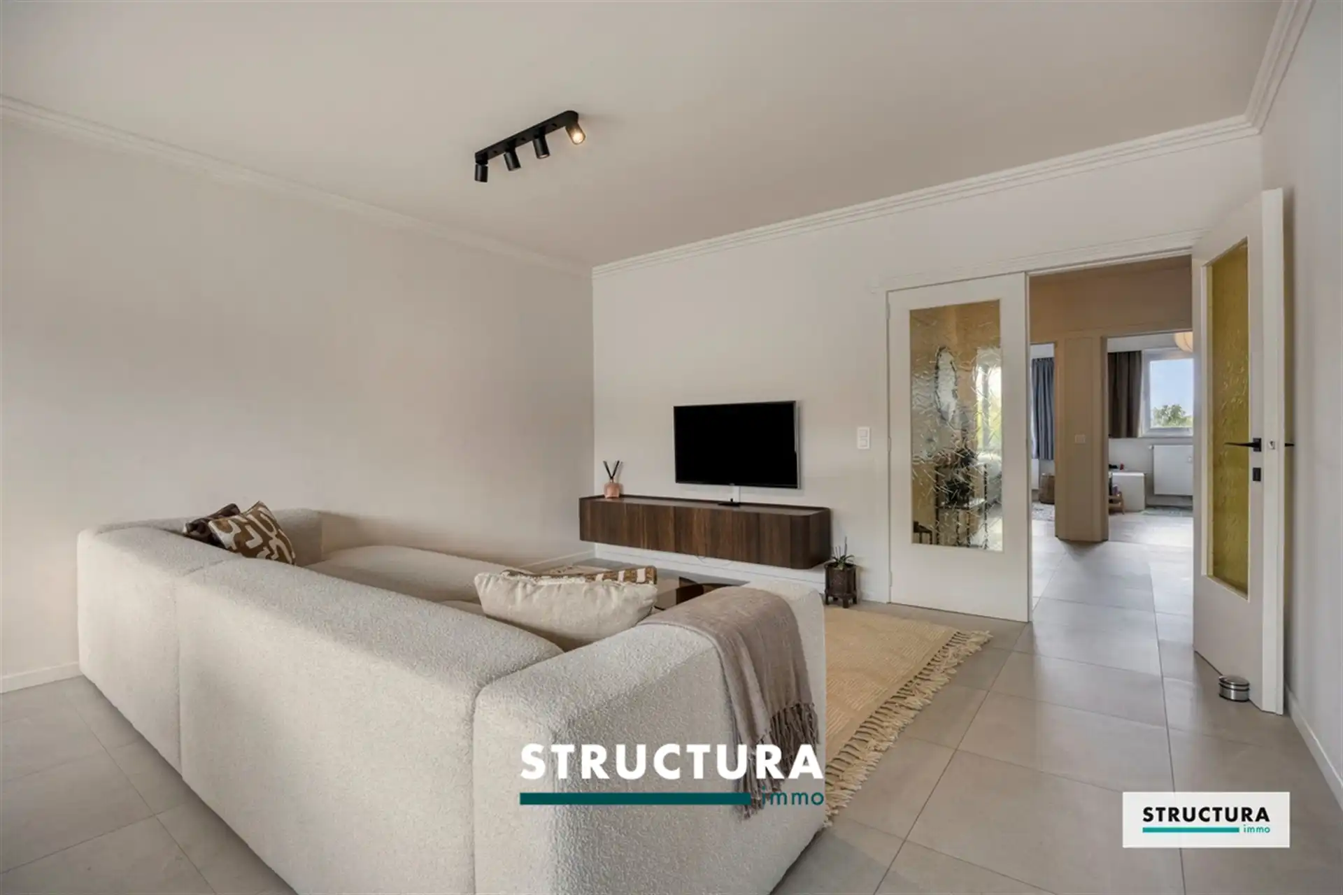Volledig gerenoveerd appartement nabij het centrum! foto 10