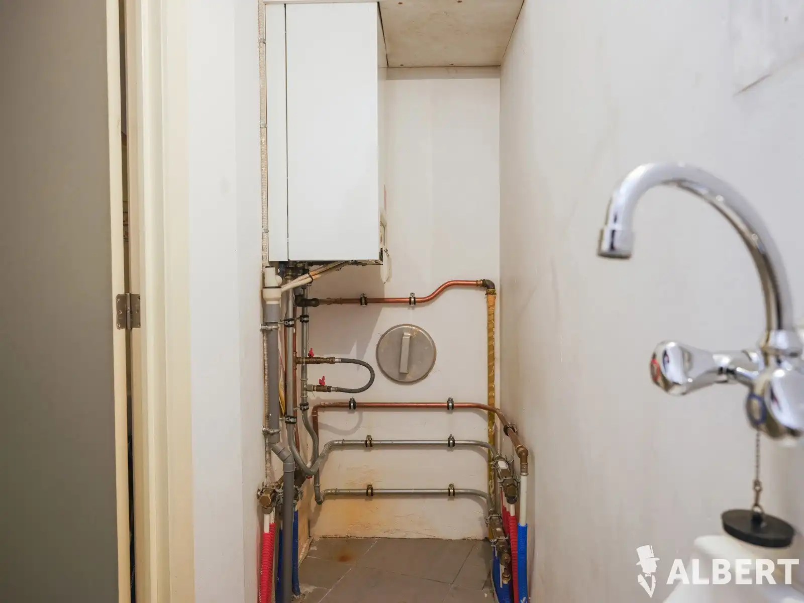 Modern handelspand op zichtlocatie te centrum Tielt foto 17