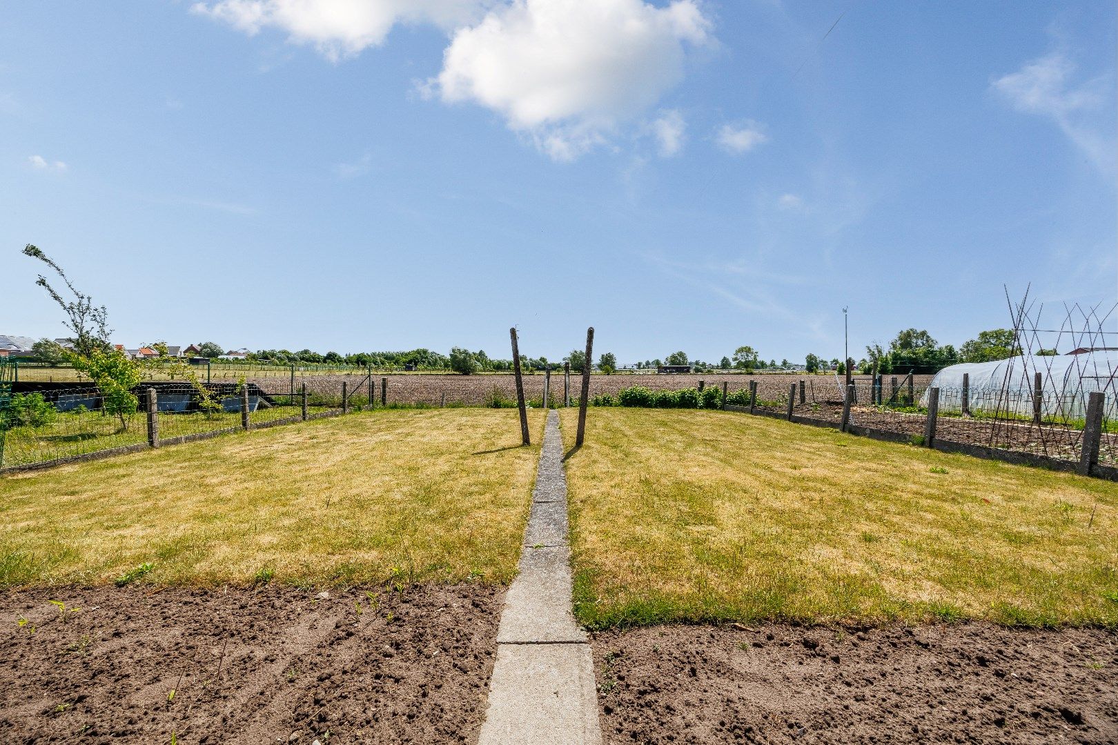 Ruime gezinswoning met landelijk uitzicht foto 2