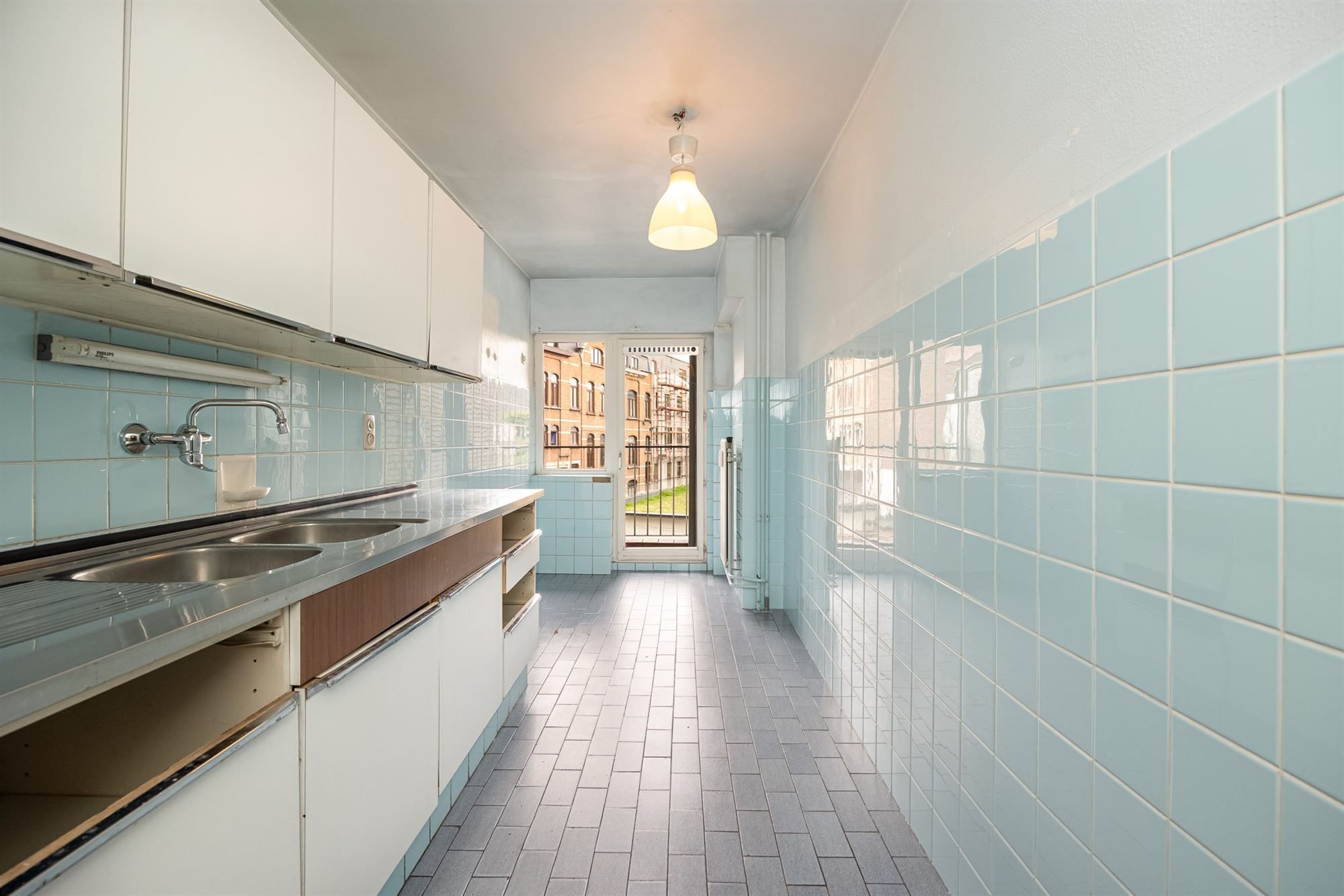 Te renoveren appartement met twee slaapkamers en terras foto 13