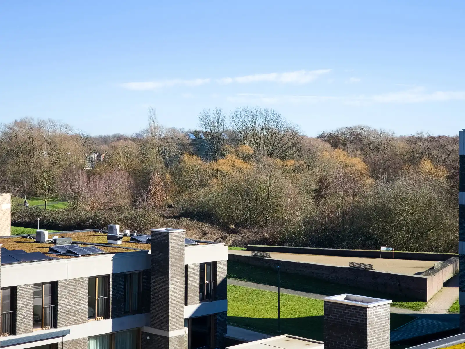 Rustig en comfortabel 2slpk appt. met mooi terras  foto 9