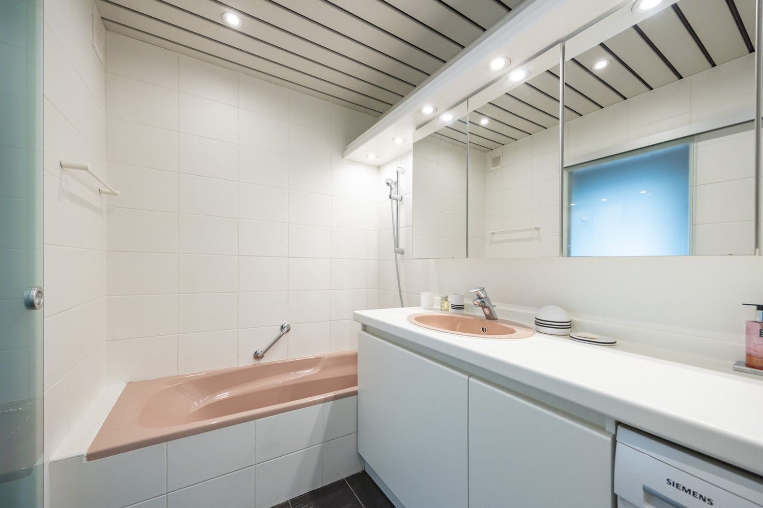 Energiezuinig (EPC B) hoekappartement met uitzonderlijke lichtinval en riant terras te Berchem foto 21