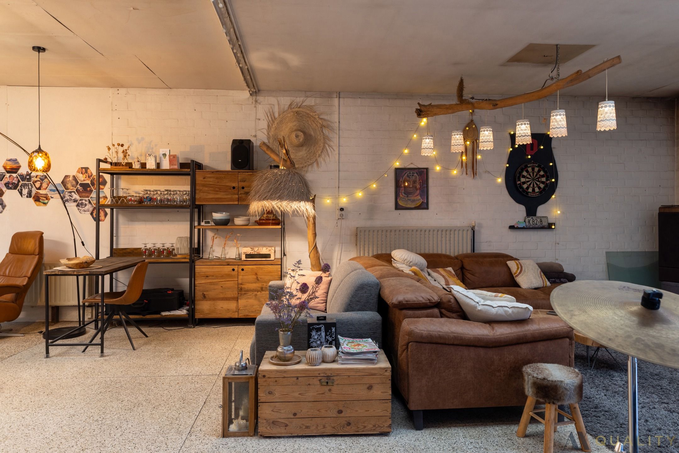 Ruime woning met tal van mogelijkheden en ruime garage  foto 3