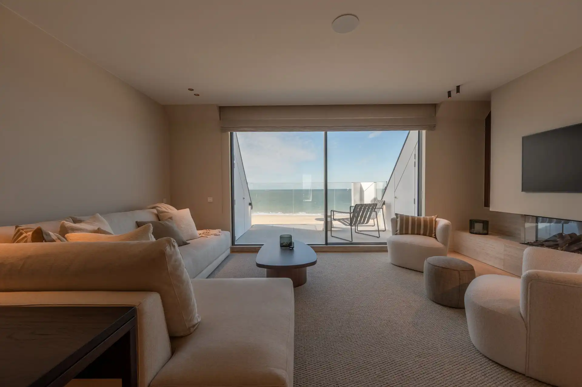 Exclusief nieuwbouw duplex appartement met frontaal zeezicht en royale terrassen nabij het Albertplein. foto 2