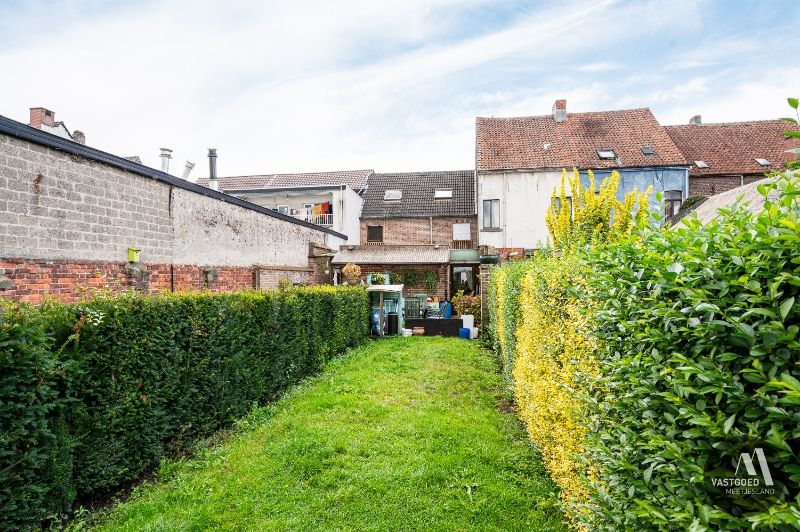 Rijwoning met 3 slaapkamers hartje Eeklo foto 2