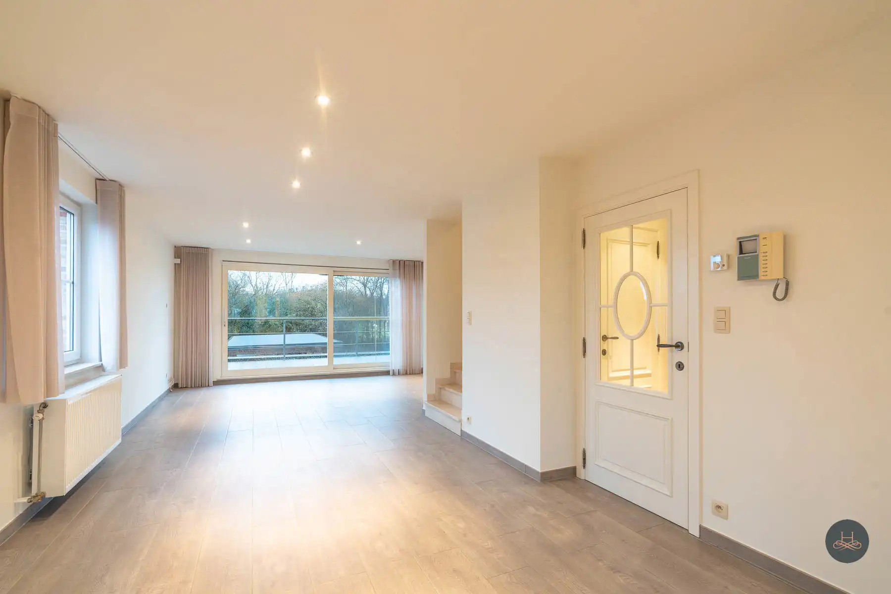 Zeer ruim triplex-appartement met 3 slaapkamers foto 4