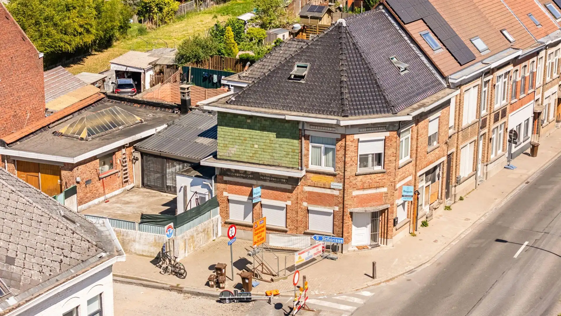 Instapklare woning met 5 slaapkamers en grote garage foto 24