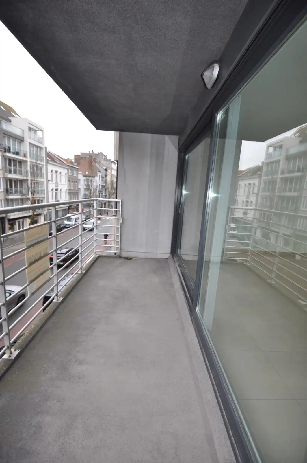 Instapklaar recent appartement met terras op een  centrale ligging foto 10