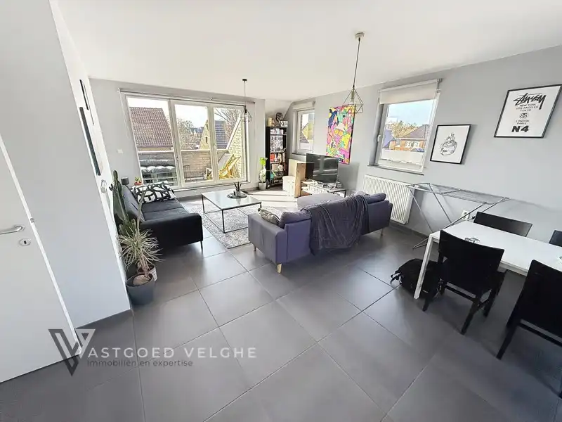 Te koop Eigentijds dakappartement van 89m² op centrale ligging met ruime zolder van maar liefst 30m² en garagebox van 20m² foto 7