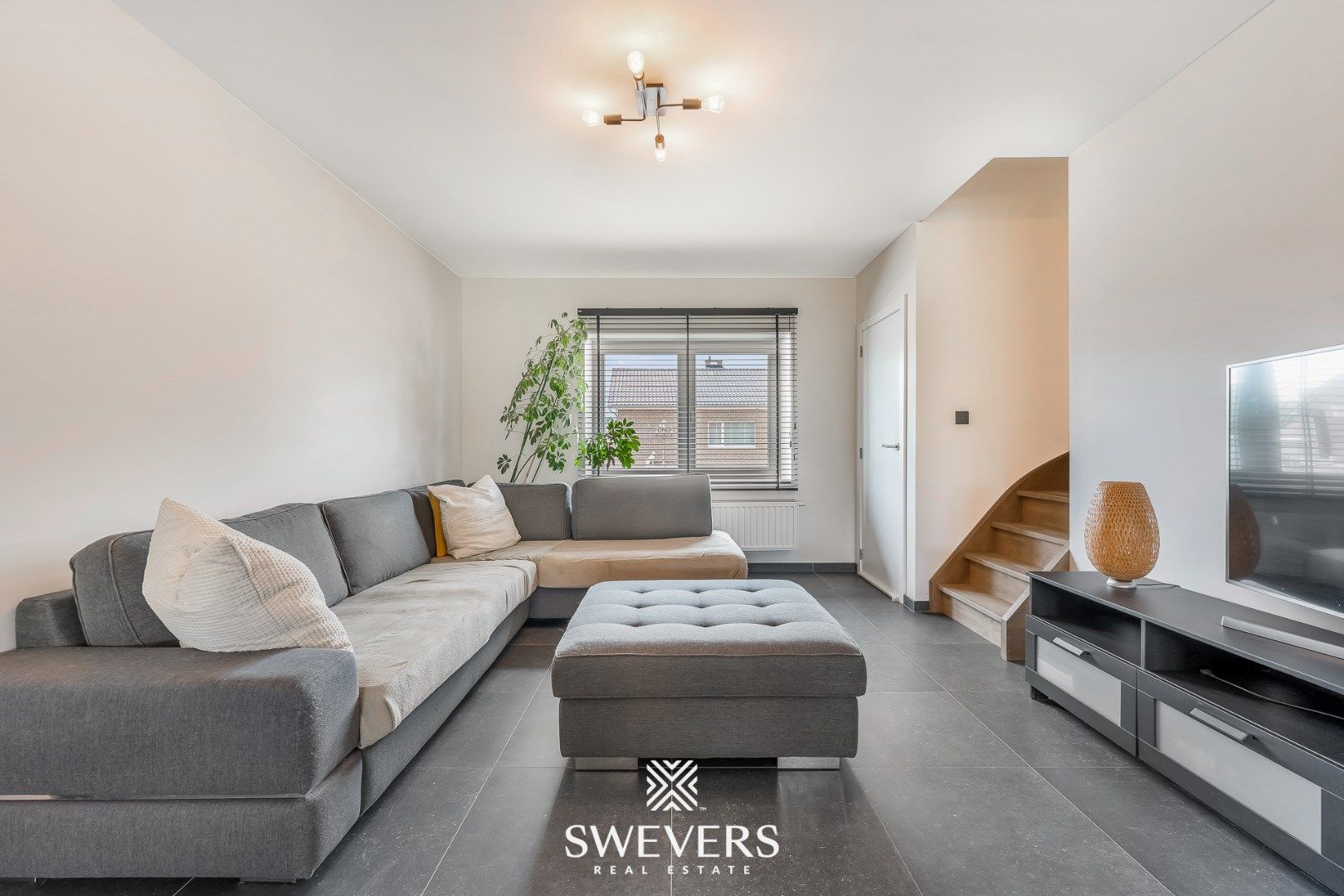 Gerenoveerde rijwoning met 4 slpk & tuin te Sint-Truiden foto 11