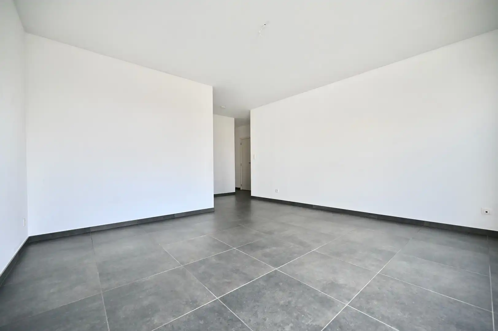 Duplex appartement met 3 slaapkamers, 2 badkamers en 3 autostaanplaatsen. foto 3