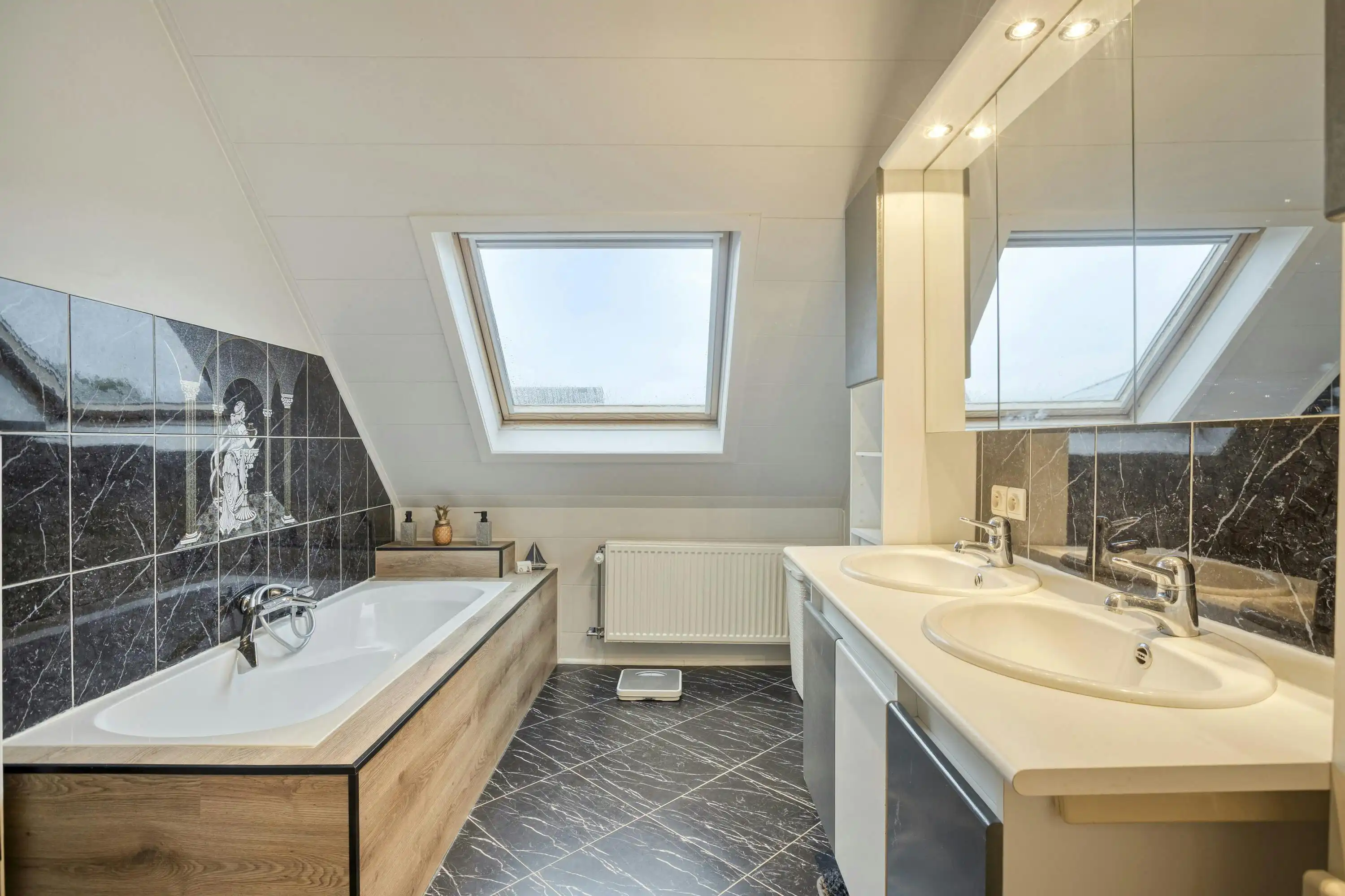 Instapklaar huis met 4 slaapkamers in Hertsberge foto 10