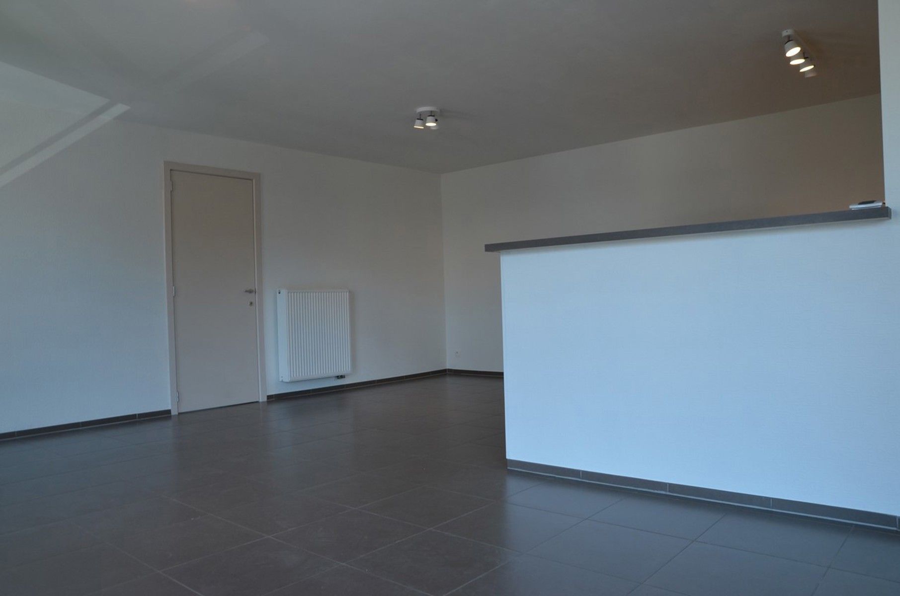 Ruim appartement met prachtig terras en autostandplaats !! foto 6