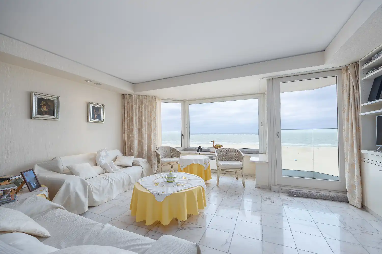 2 slaapkamer appartement op de zeedijk van Oostende foto 5