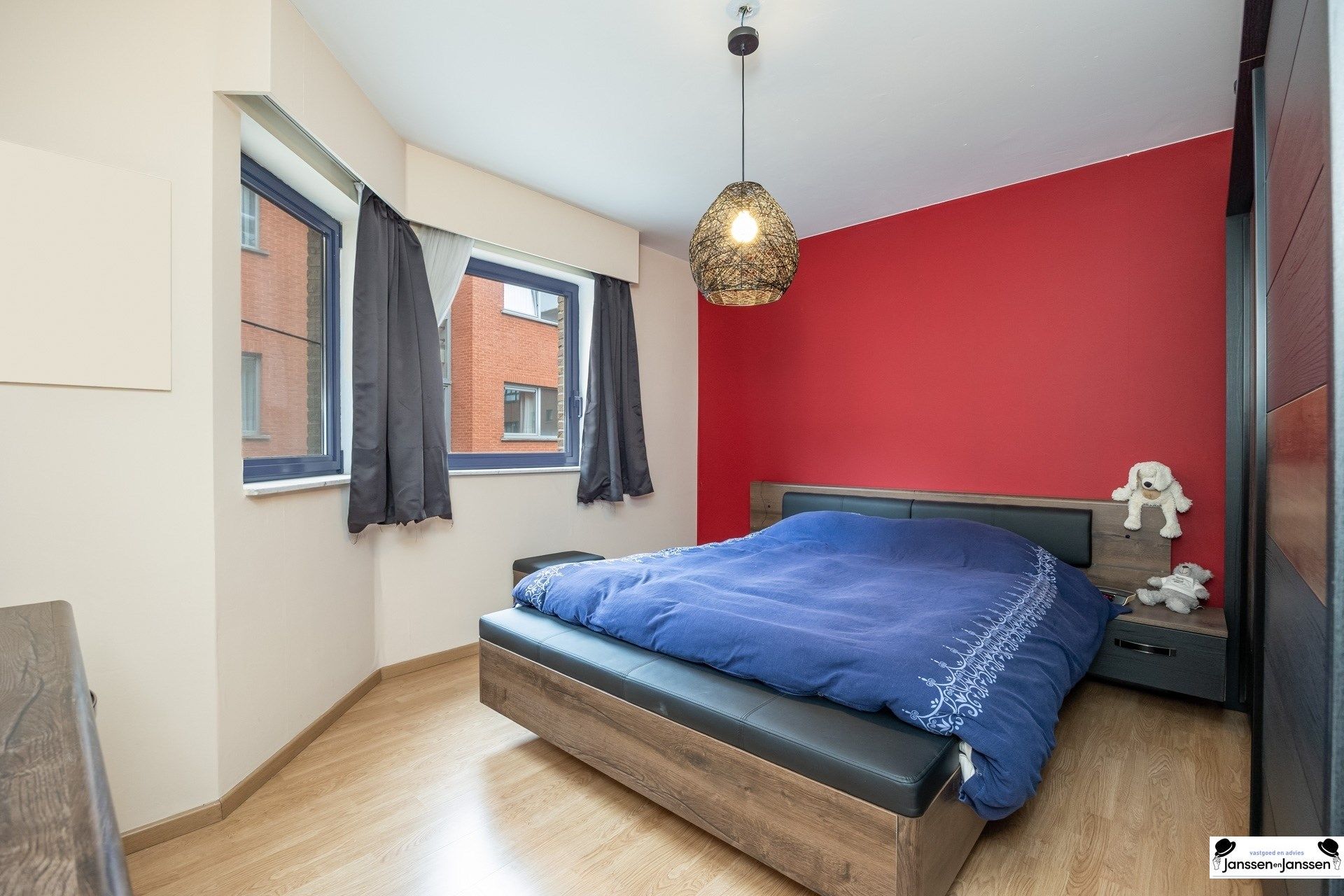 Lichtrijk instapklaar 2 kamer appartement in centrum Temse foto 9