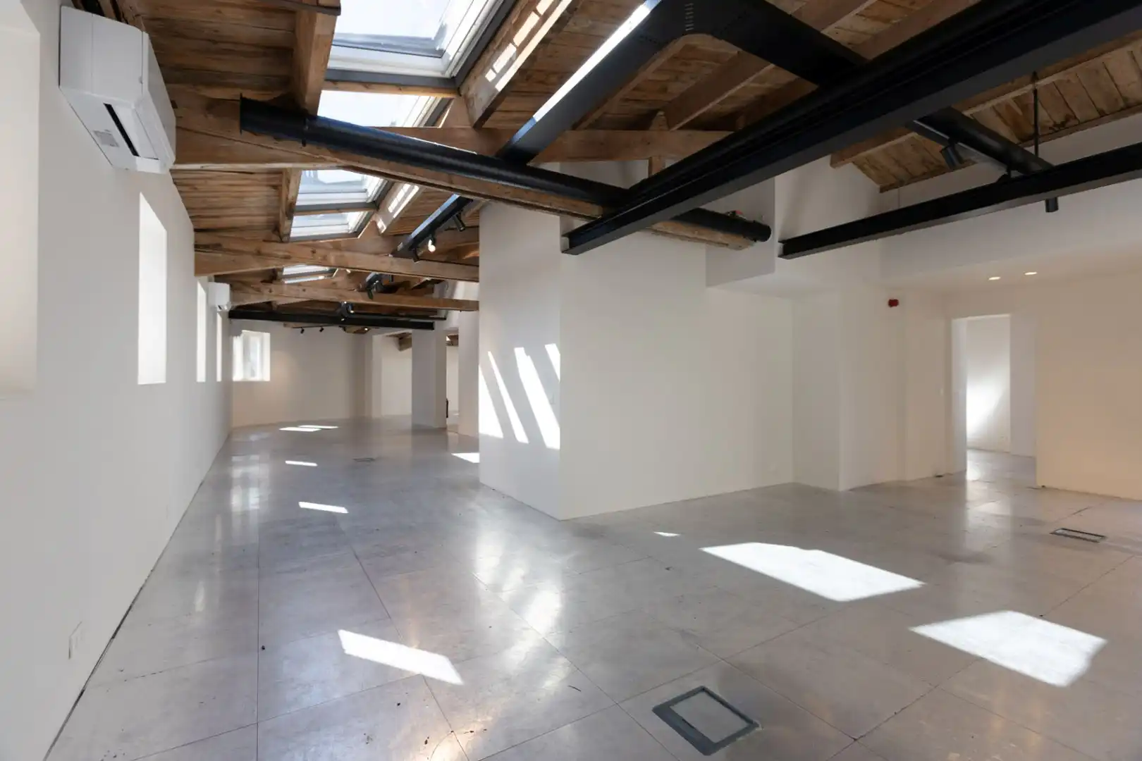 Kantoor te huur Meir 113 - 115/4V - 2000 Antwerpen
