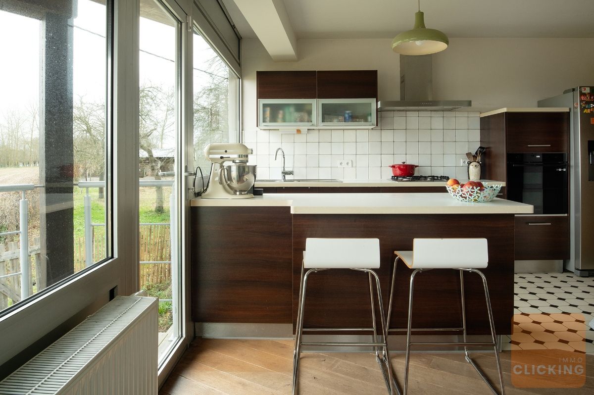 Karaktervol sixties huis in het groen foto 6