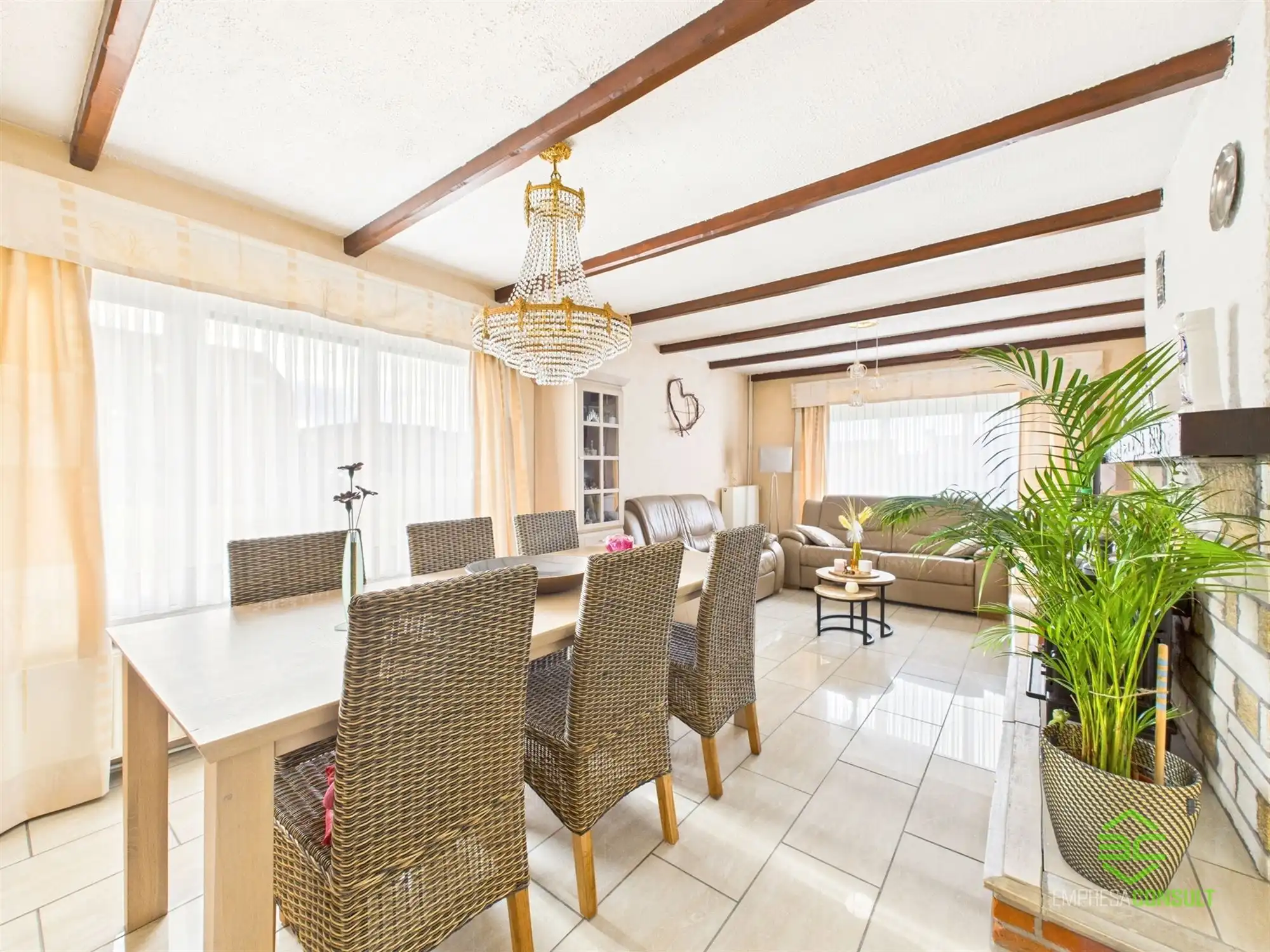 Gezinswoning met 3 slpk op 10a68ca in het centrum! foto 5