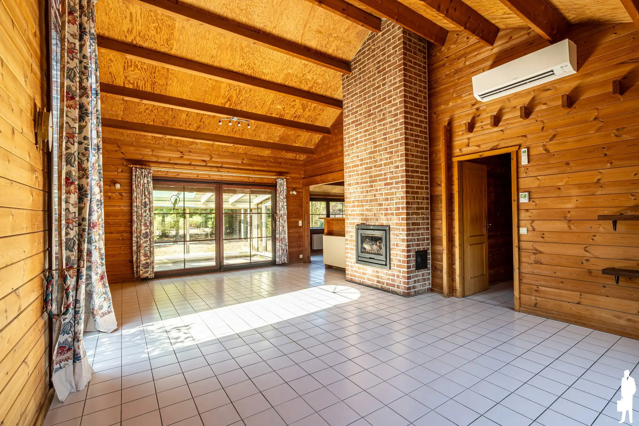 Vrijstaande laagbouwwoning op een perceel van 2.448 m² foto 7