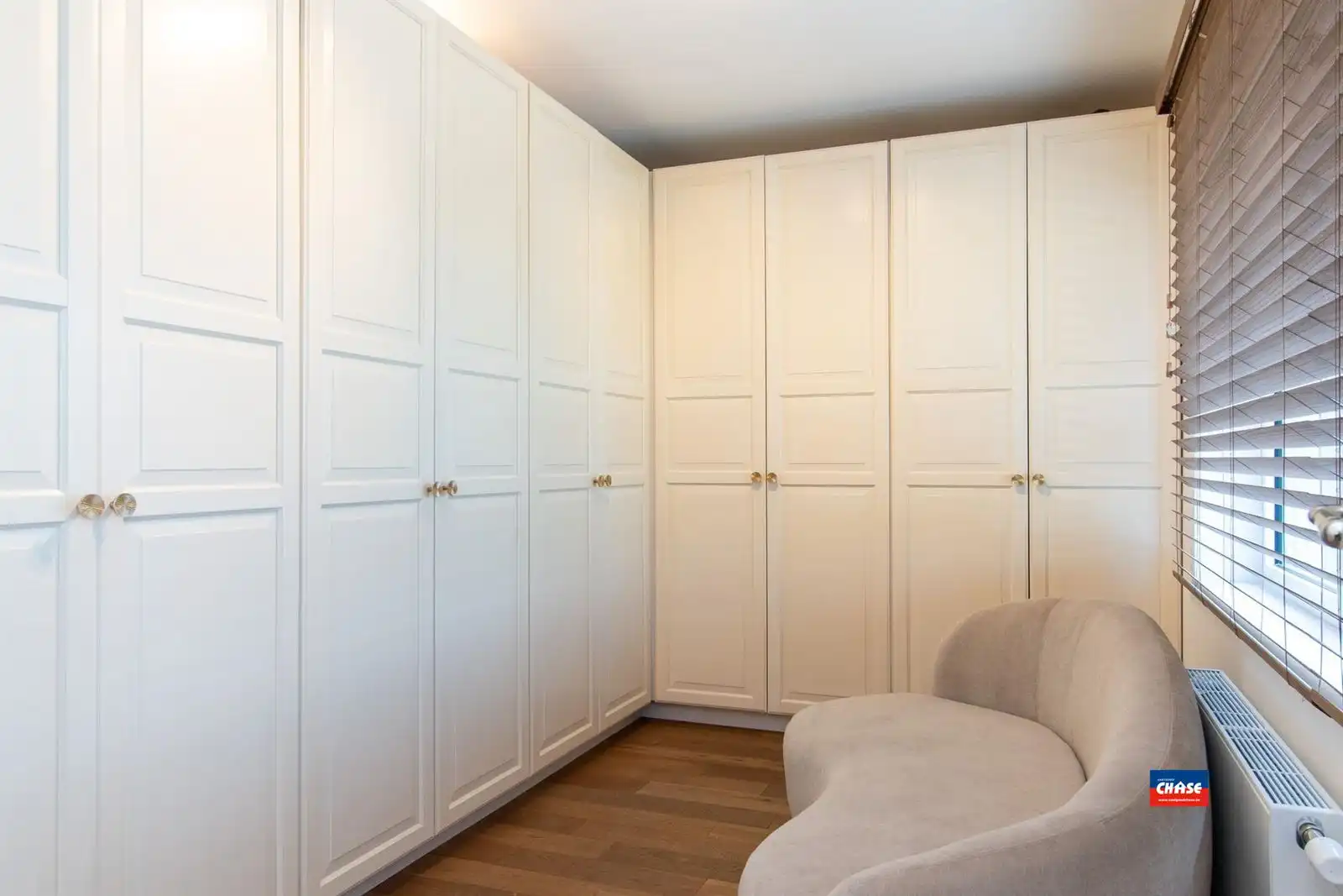 Ruime gezinswoning met drie slaapkamers, ruime tuin en oprit foto 19