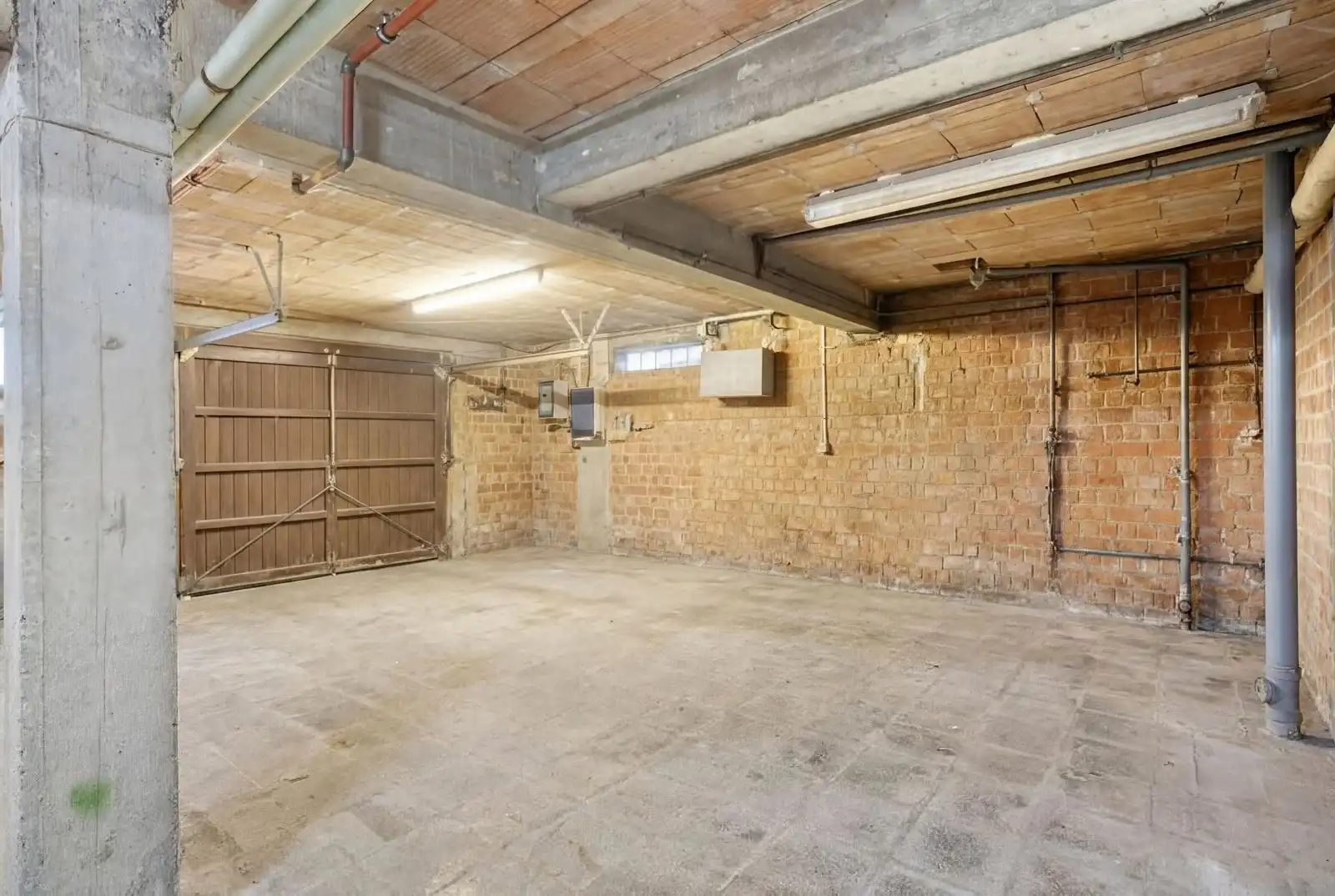 Villa op te frissen in hartje Pajottegem foto 20