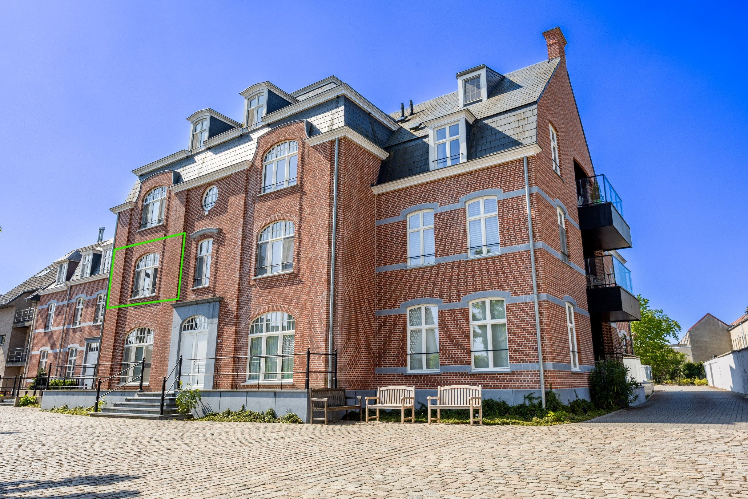 LUXE APPARTEMENT IN HARTJE ZWEVEGEM foto {{pictureIndex}}