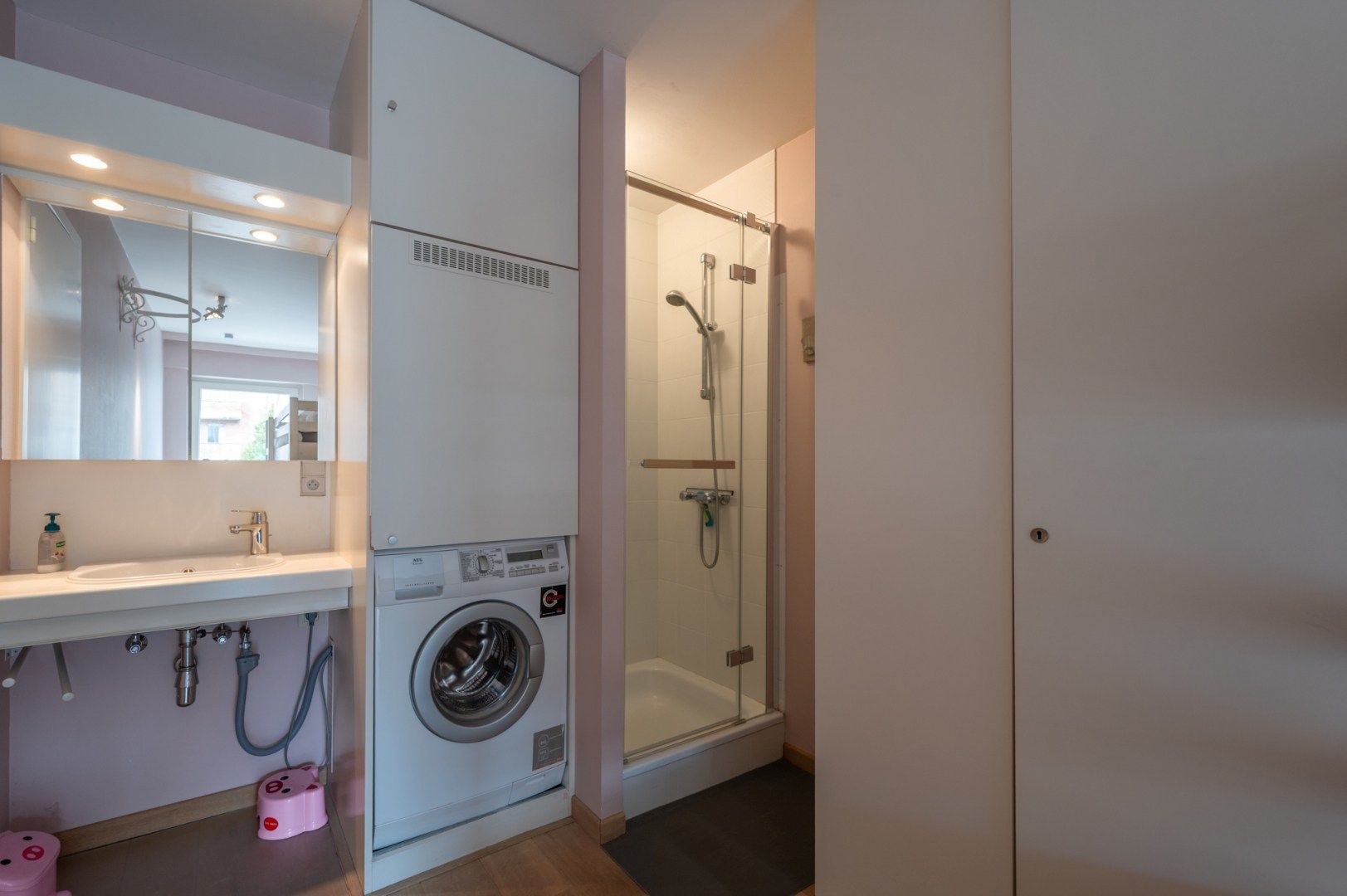 Mooi gemeubeld appartement op super locatie tussen de Zoutelaan en de Dumortierlaan foto 8