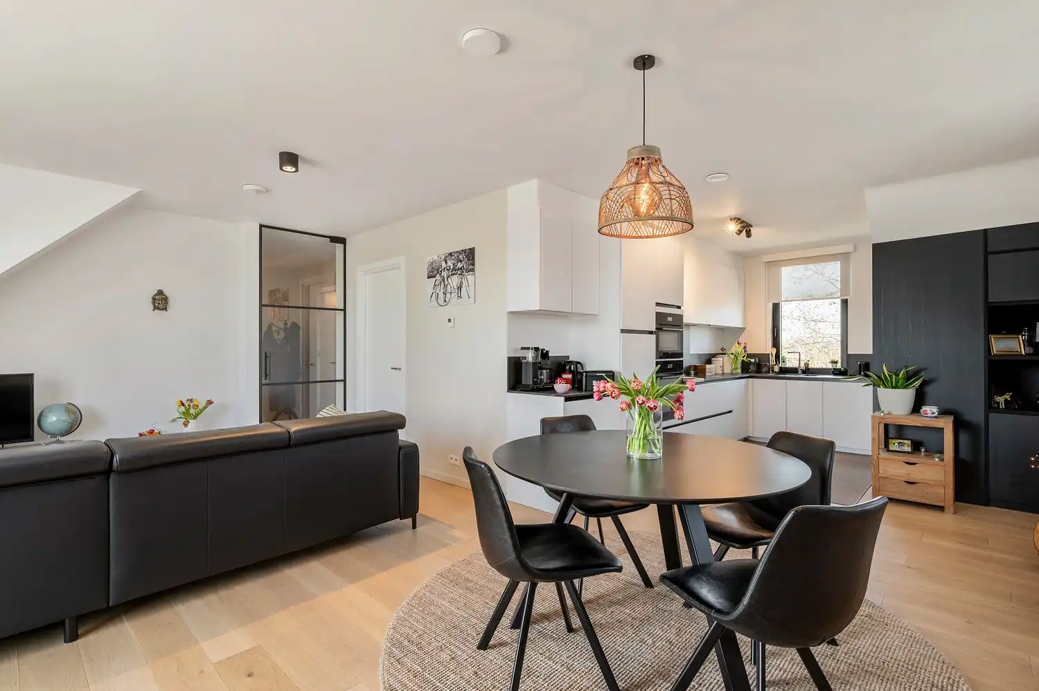 LUXE-APPARTEMENT I 2 STAANPLAATSEN I EPC= E19 I RUSTIG GELEGEN foto 4