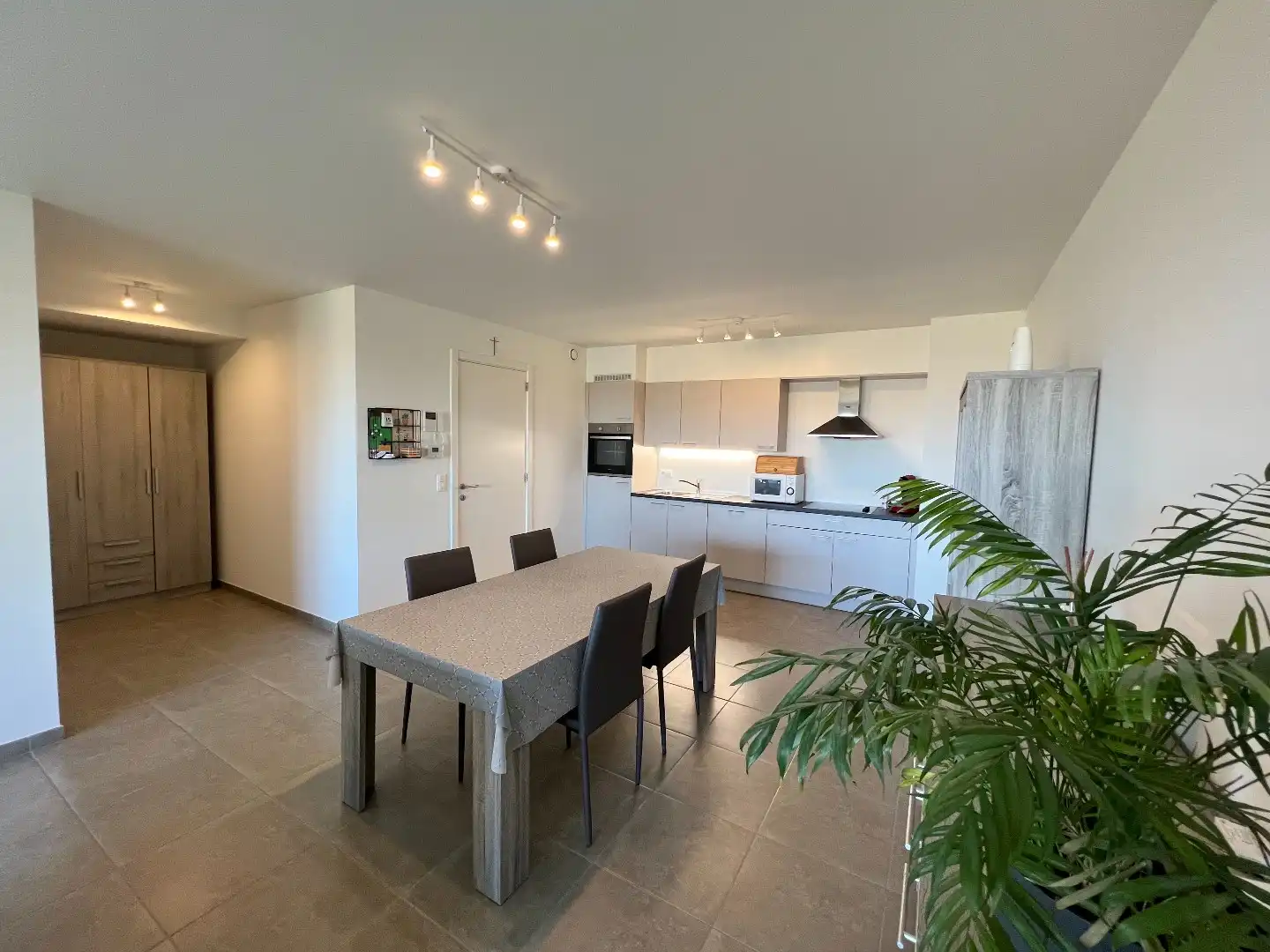 Energiezuinig appartement te huur te Harelbeke! foto 8