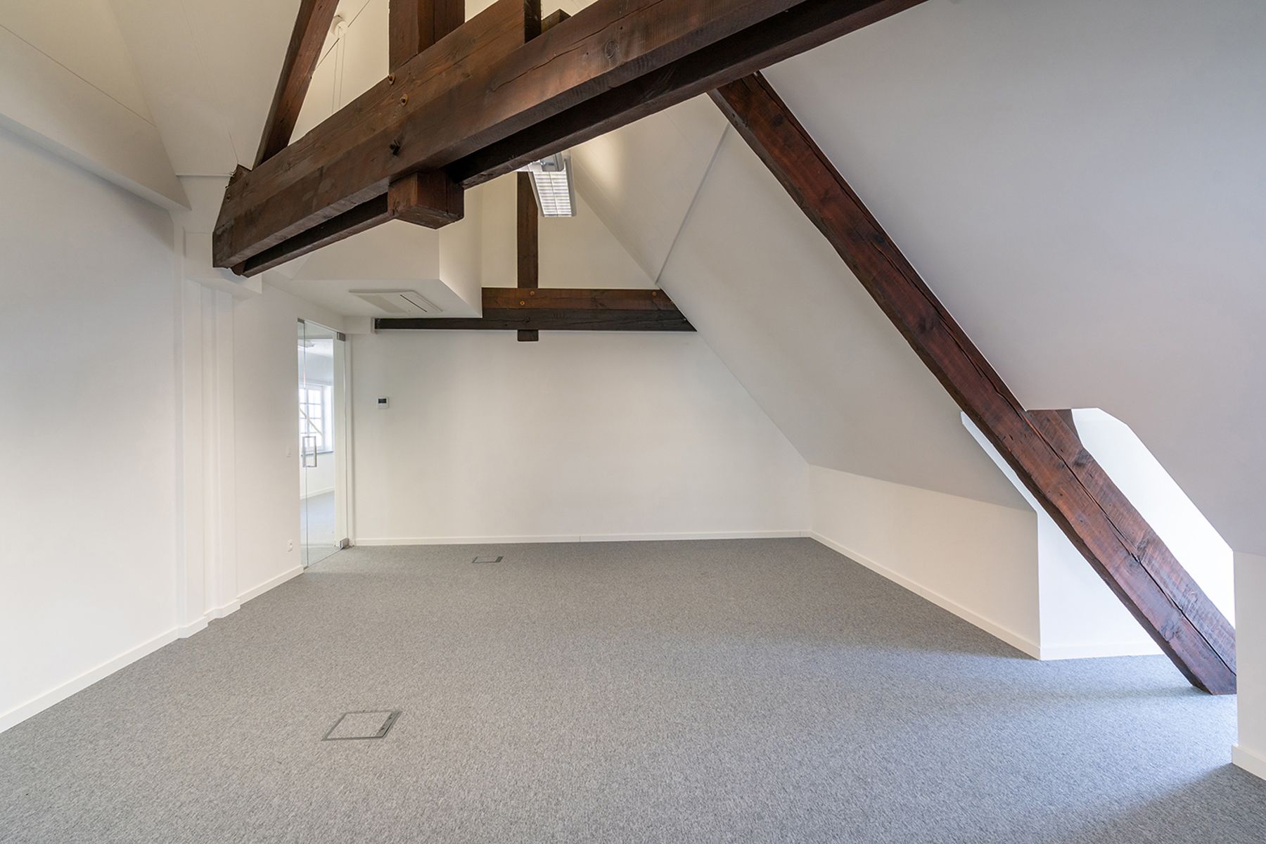 Instapklare kantoorruimte te huur in het Oud Gasthuis foto 17