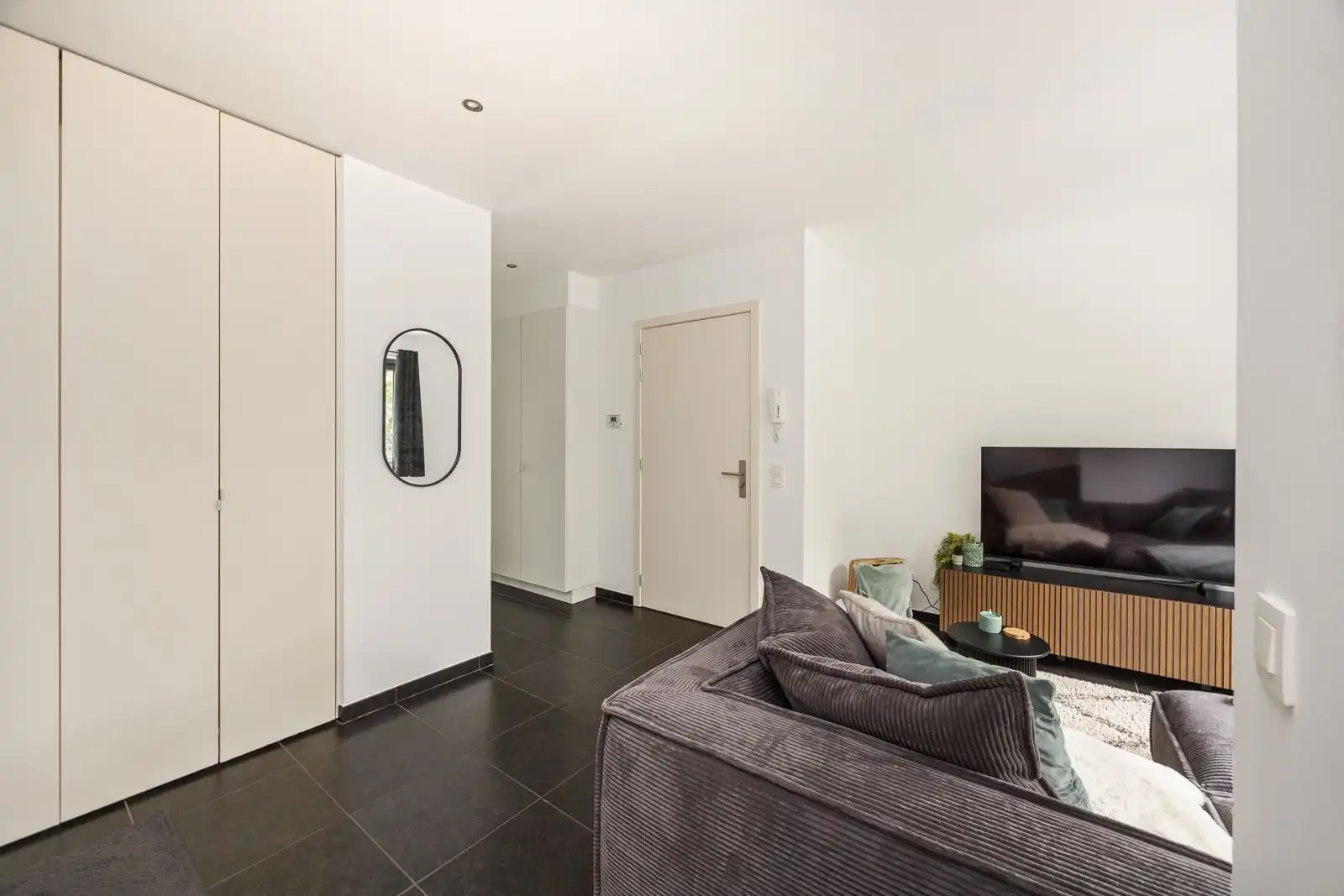 Topgelegen éénslaapkamerappartement met ruim terras en staanplaats in centrum Kapellen! foto 3