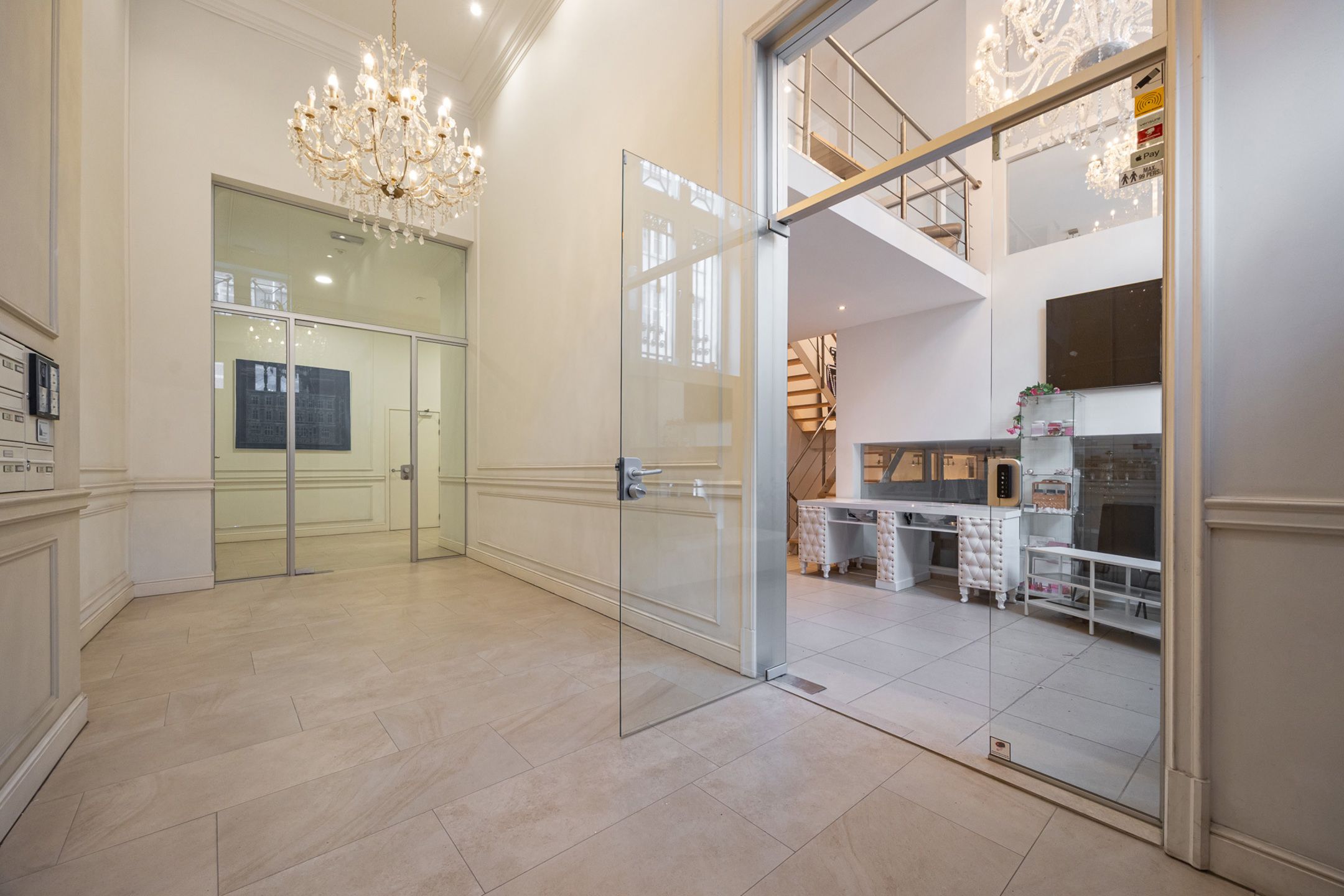 ANTWERPEN - Uitzonderlijke handelsruimte op centrale locatie foto 2