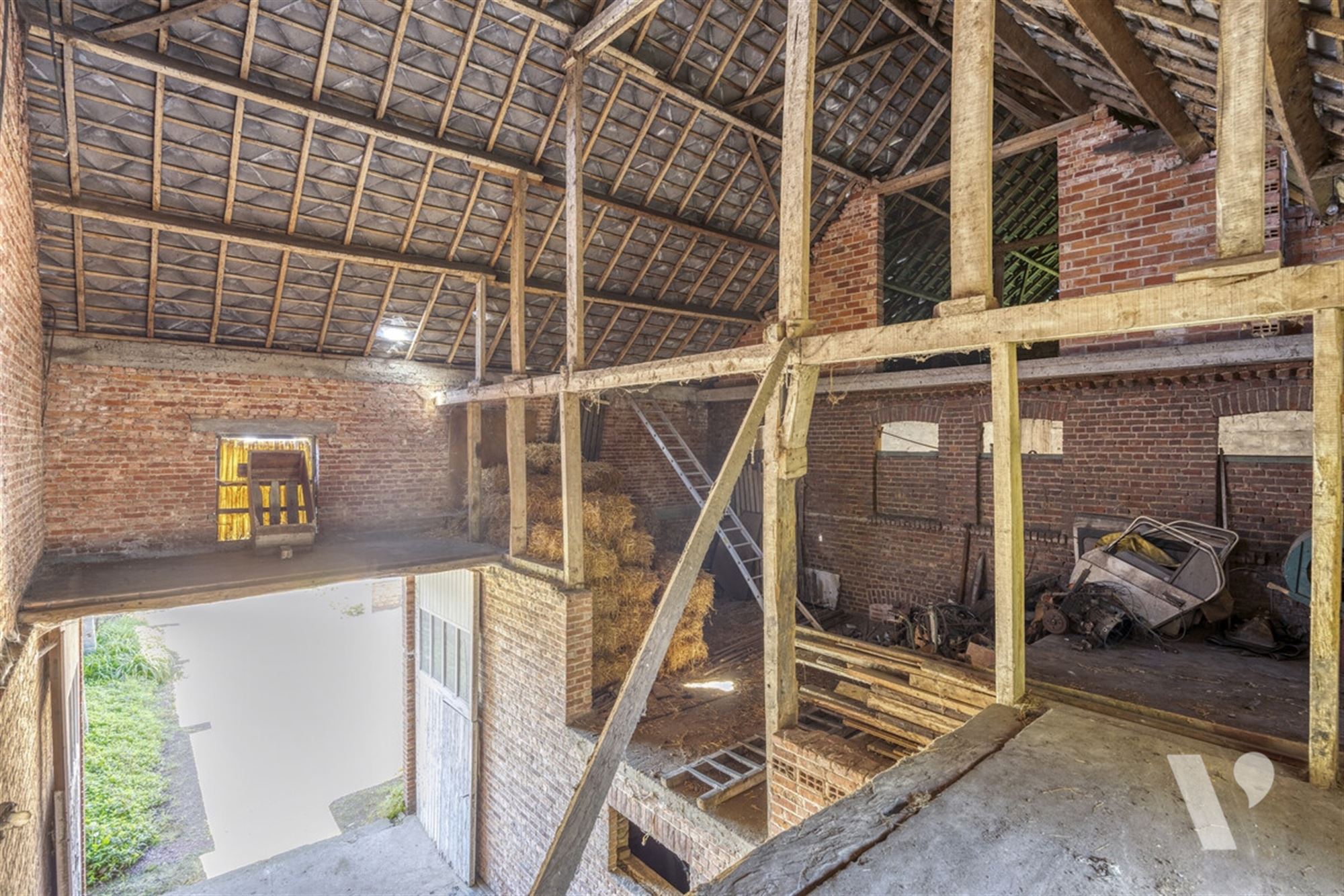 Statige woning met bijgebouw, tuin en weiland op 61a87ca foto 35