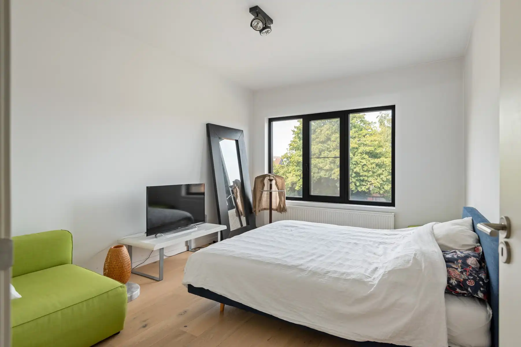 IN OPTIE !! Instapklaar appartement in hartje Wilrijk foto 11