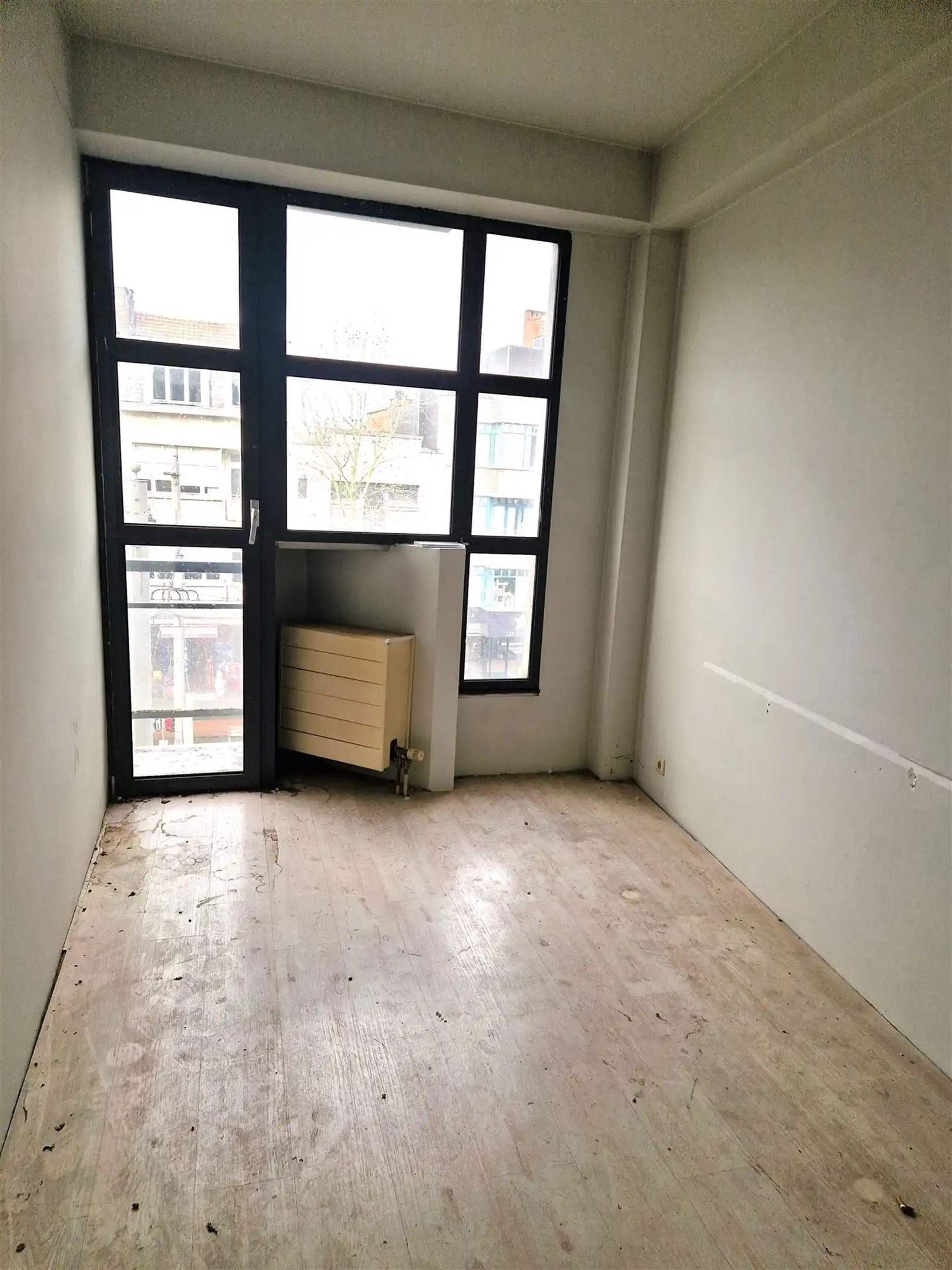 Handelspand met woonst in het centrum van Mortse!l foto 7