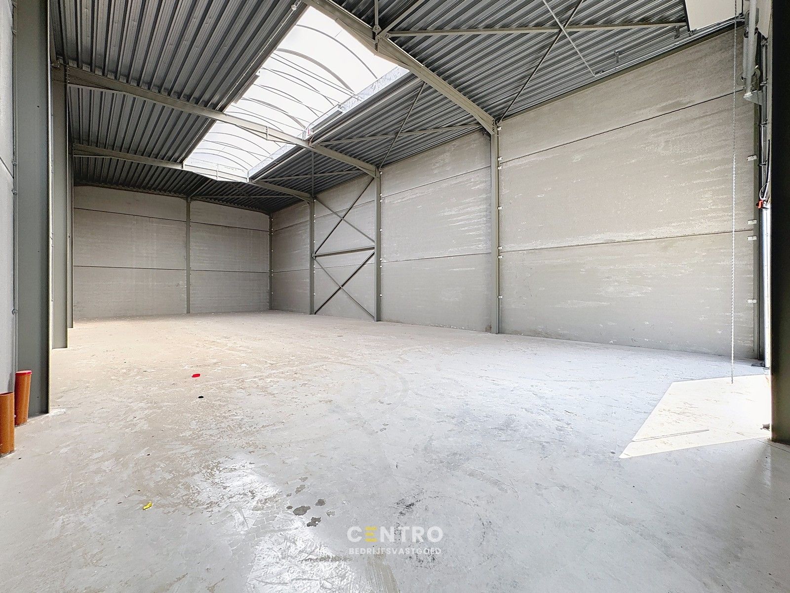 Nieuwbouw KMO-unit (267m2) nabij N9 te Eeklo! foto 11