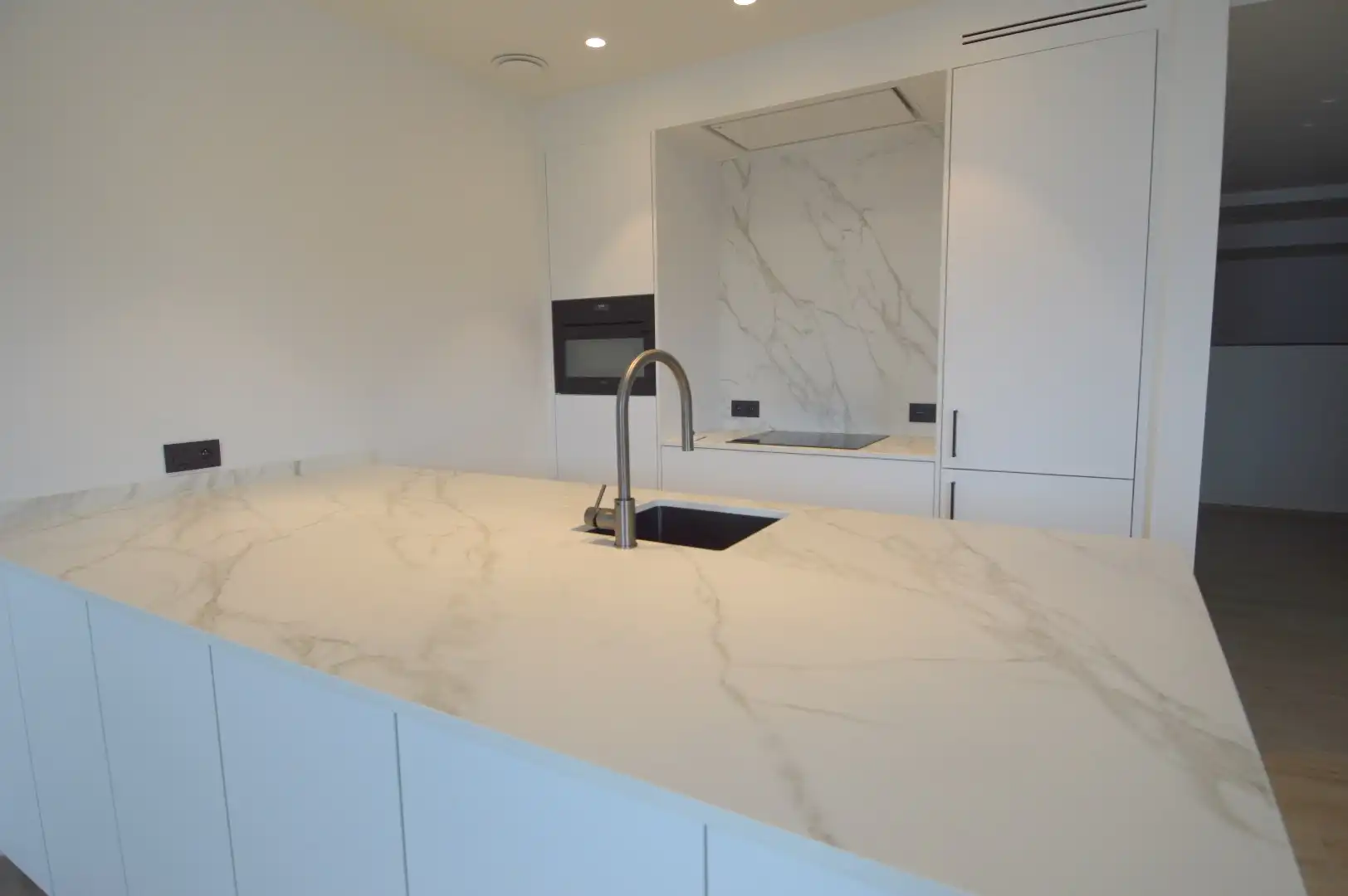 Nieuwbouw appartement met tuin en oprit in Harelbeke foto 5