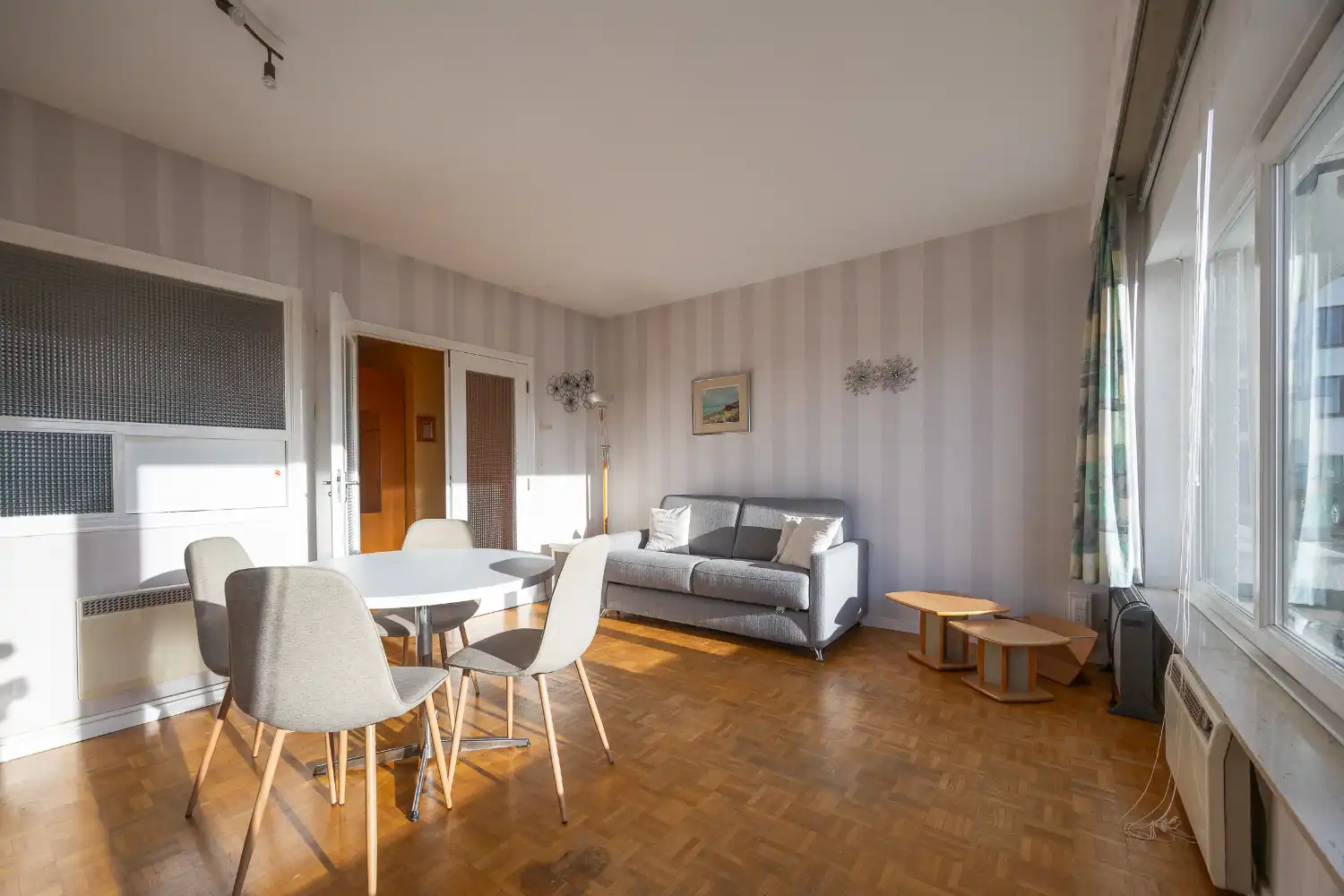 Instapklare studio met zuidgericht terras op topligging vlakbij de Zeedijk! foto 2