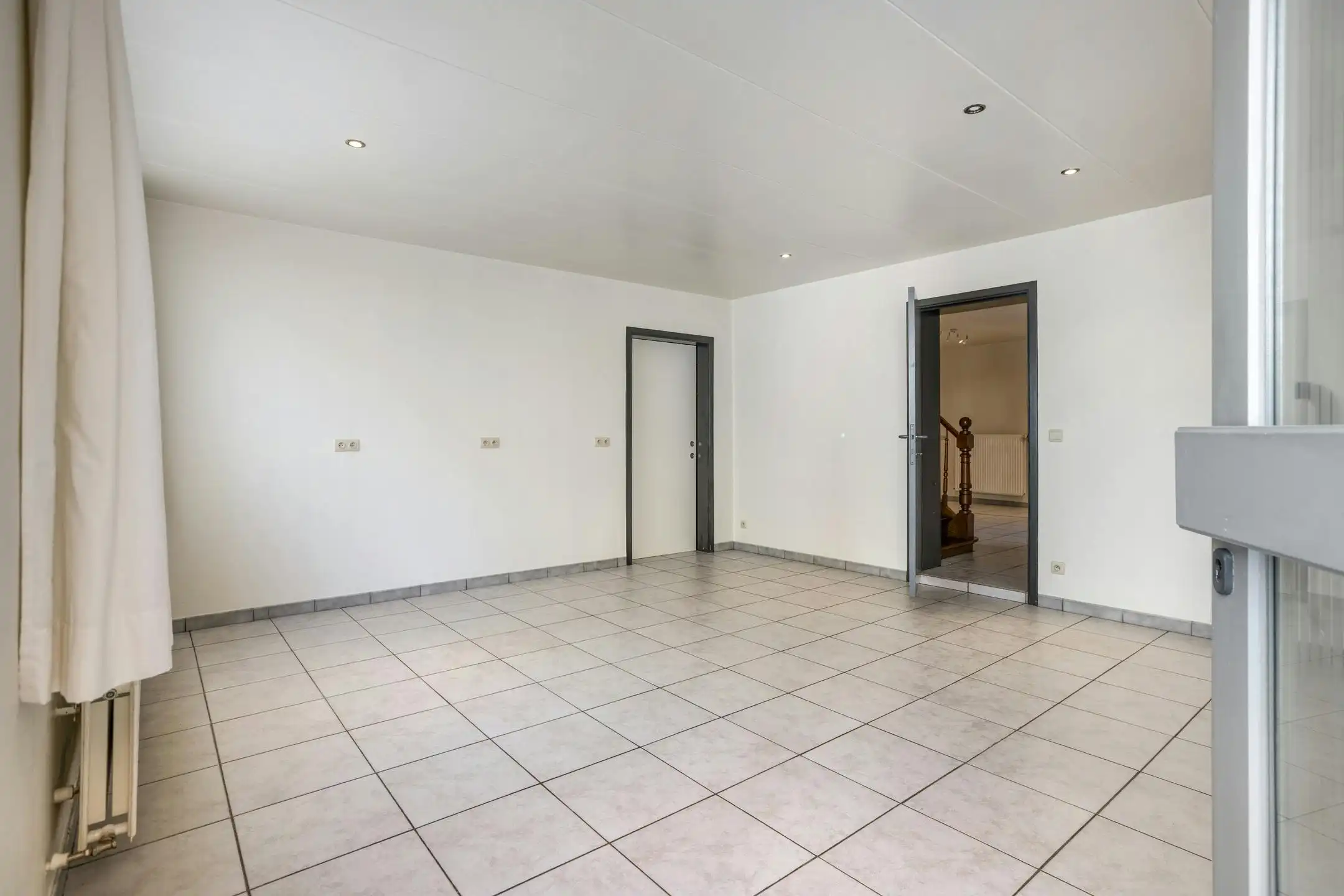 Instapklaar huis te koop in Ieper centrum foto 4