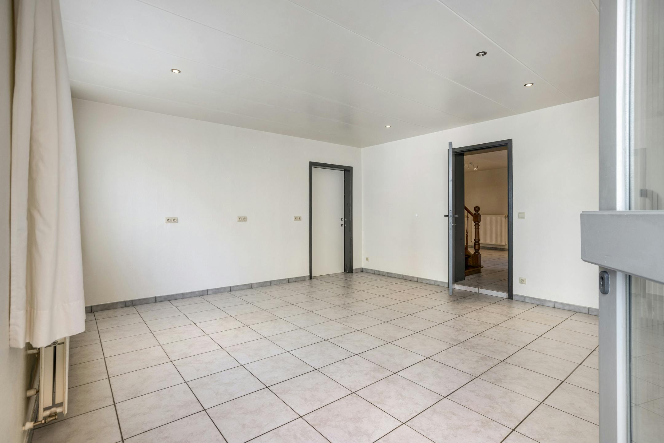 Instapklaar huis te koop in Ieper centrum foto 4