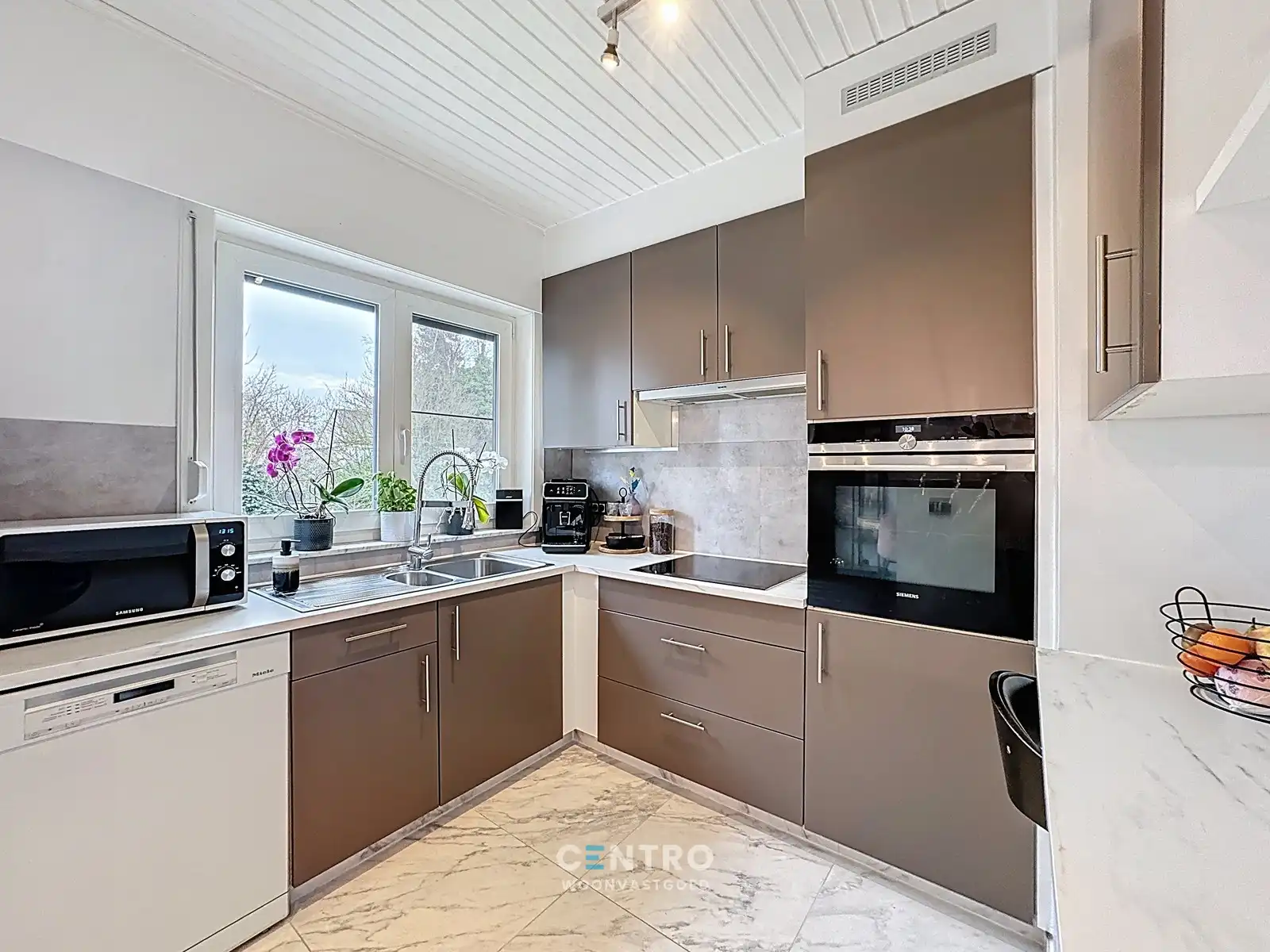 RUIME supergezellige gezinswoning met  4 slpks, garage én ZUIDger. tuin! foto 8