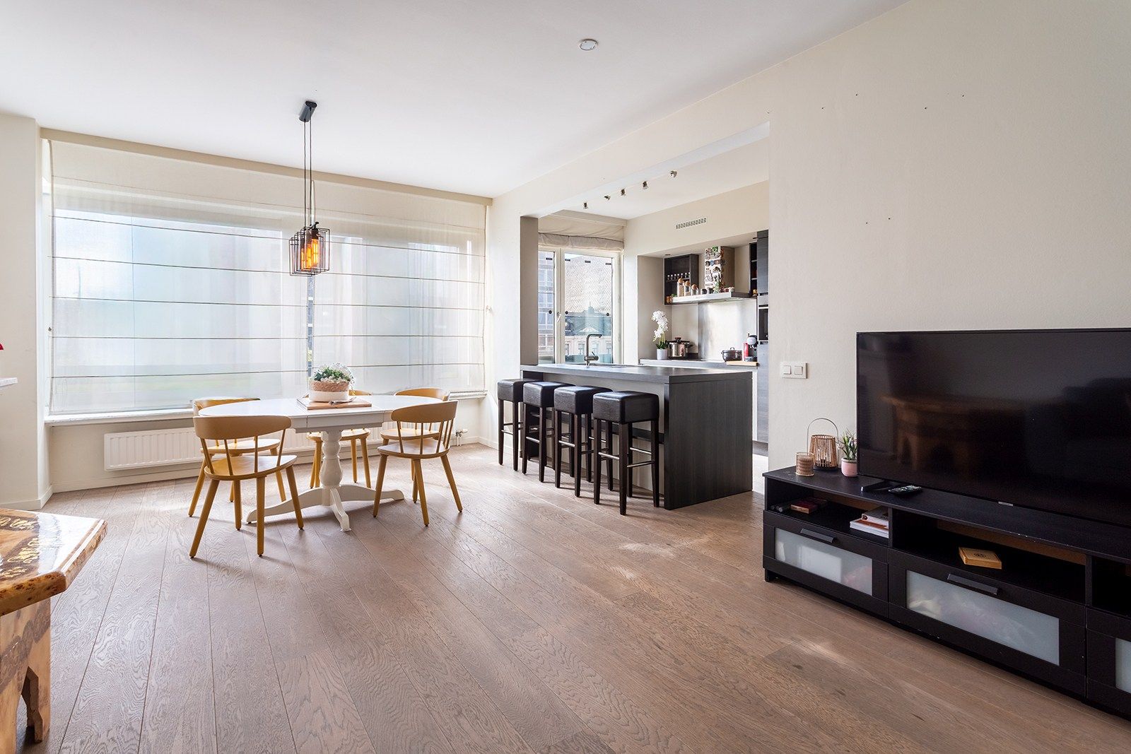 Comfortabel wonen, vlot bereikbaar in ’t Stad foto {{pictureIndex}}