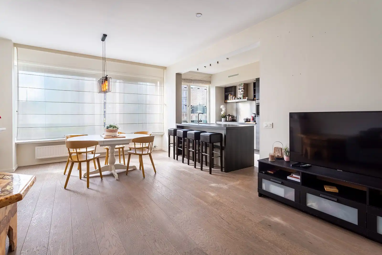 Comfortabel wonen, vlot bereikbaar in ’t Stad foto {{pictureIndex}}