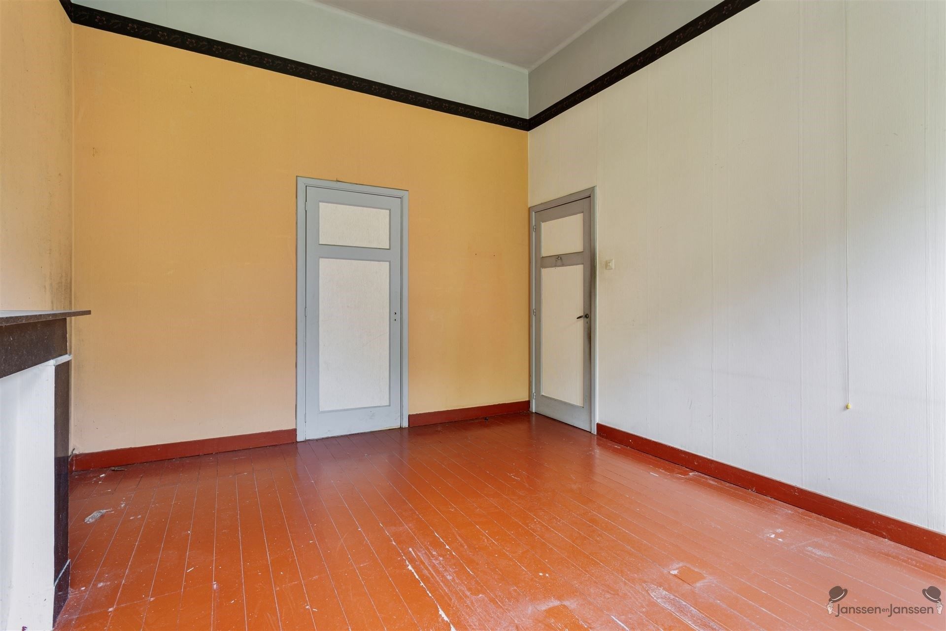 Uniek te renoveren herenhuis met 6 slaapkamers te Leopoldsburg centrum foto 14