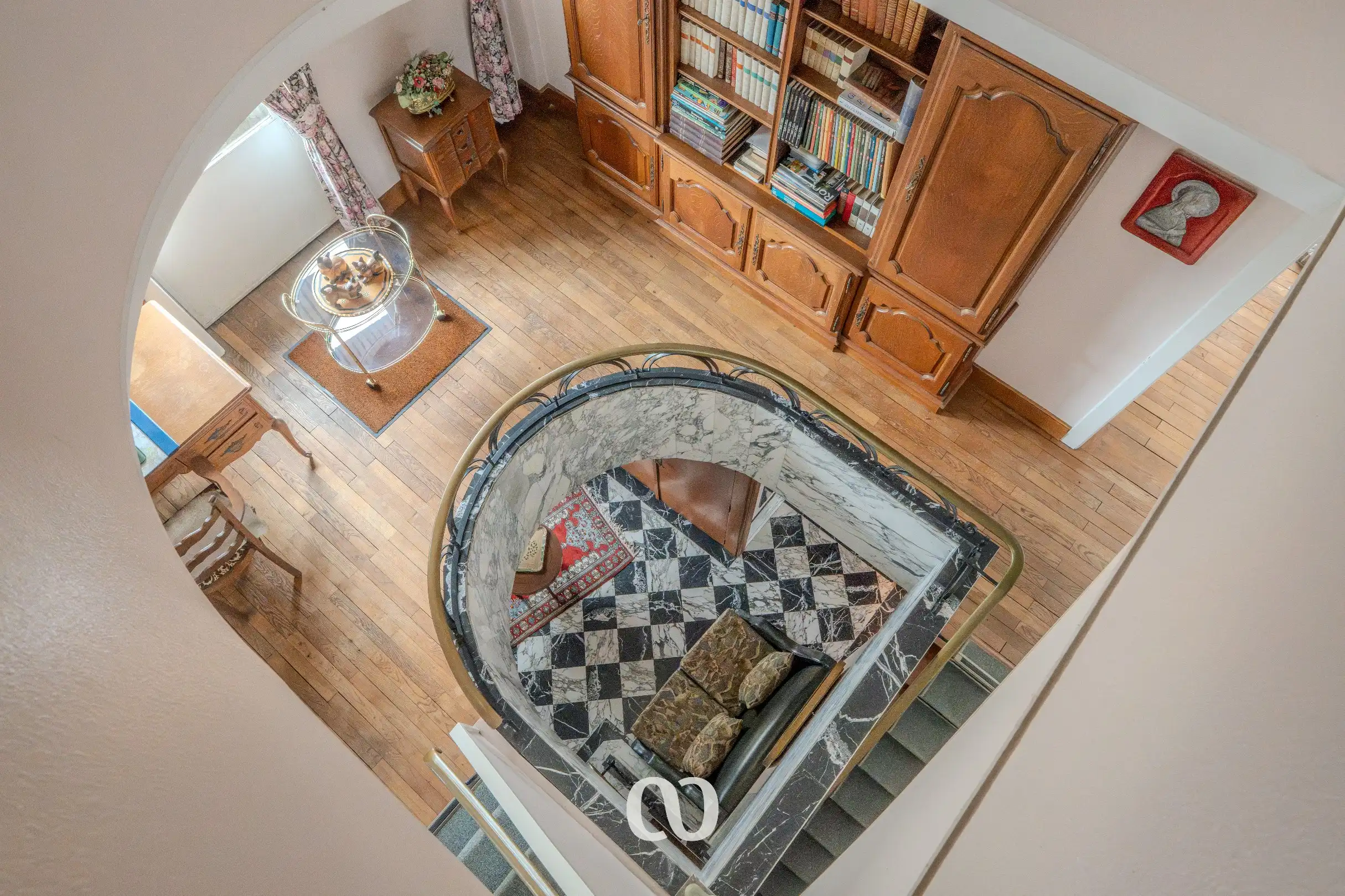 Zeer grote karaktervolle woning in art-deco stijl met tal van mogelijkheden foto 8