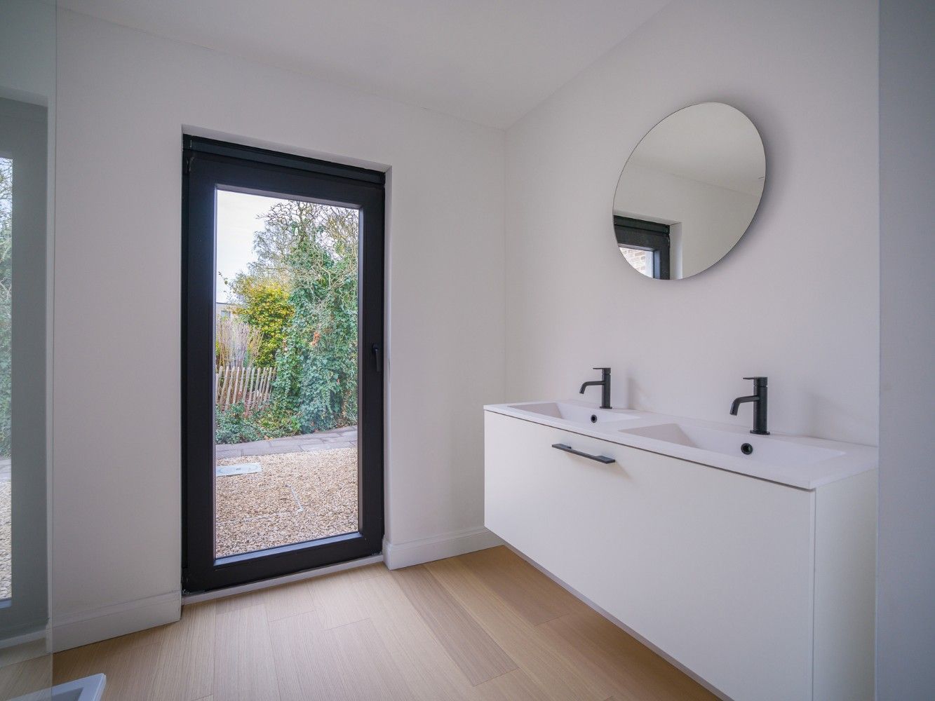 Prachtig gerenoveerde woning met 3 slpk. en tuin foto 16